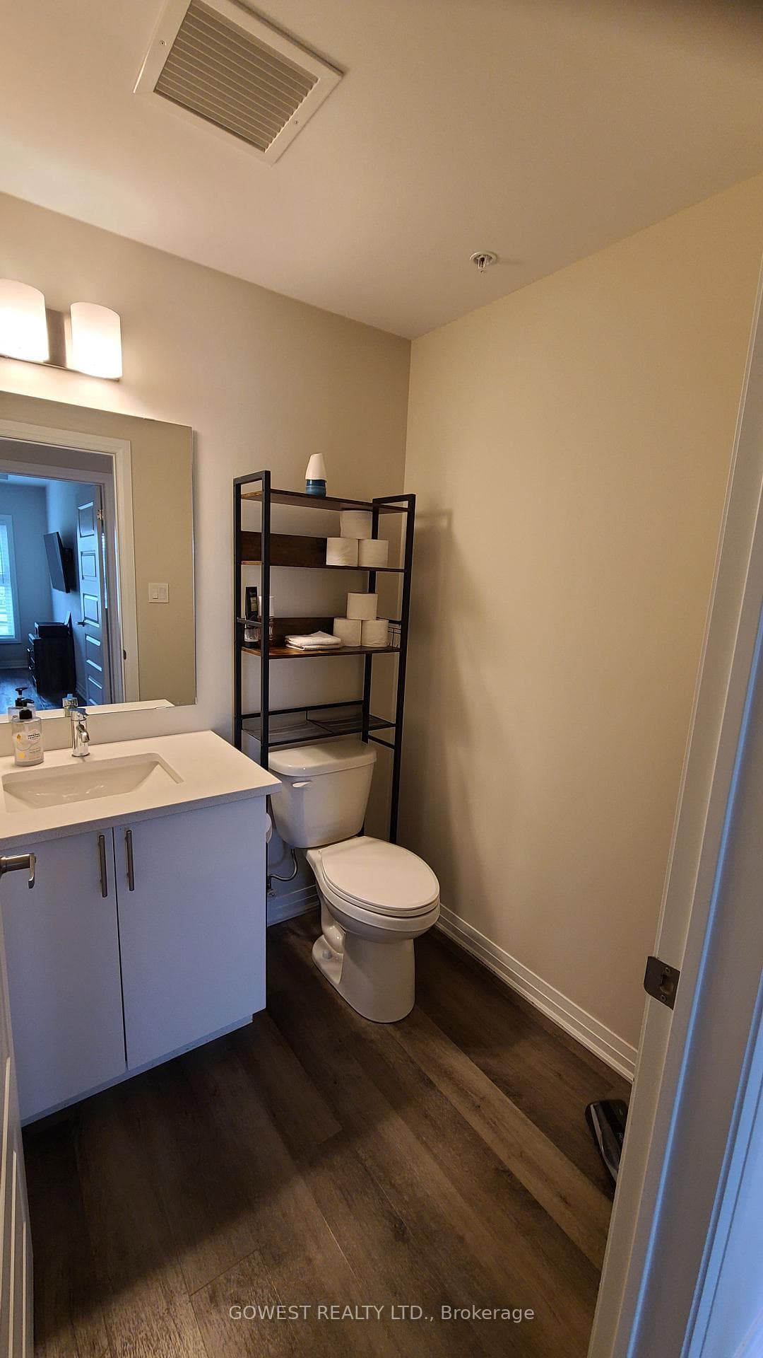 610 Farmstead Drive Unit 309 photo 15