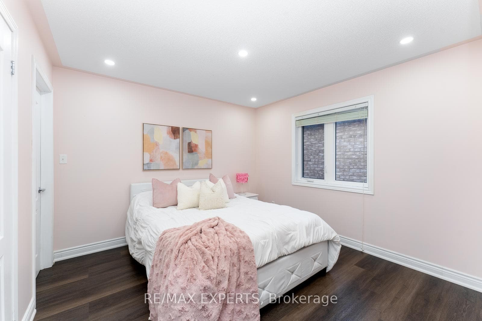 12 Vipond Way photo 25