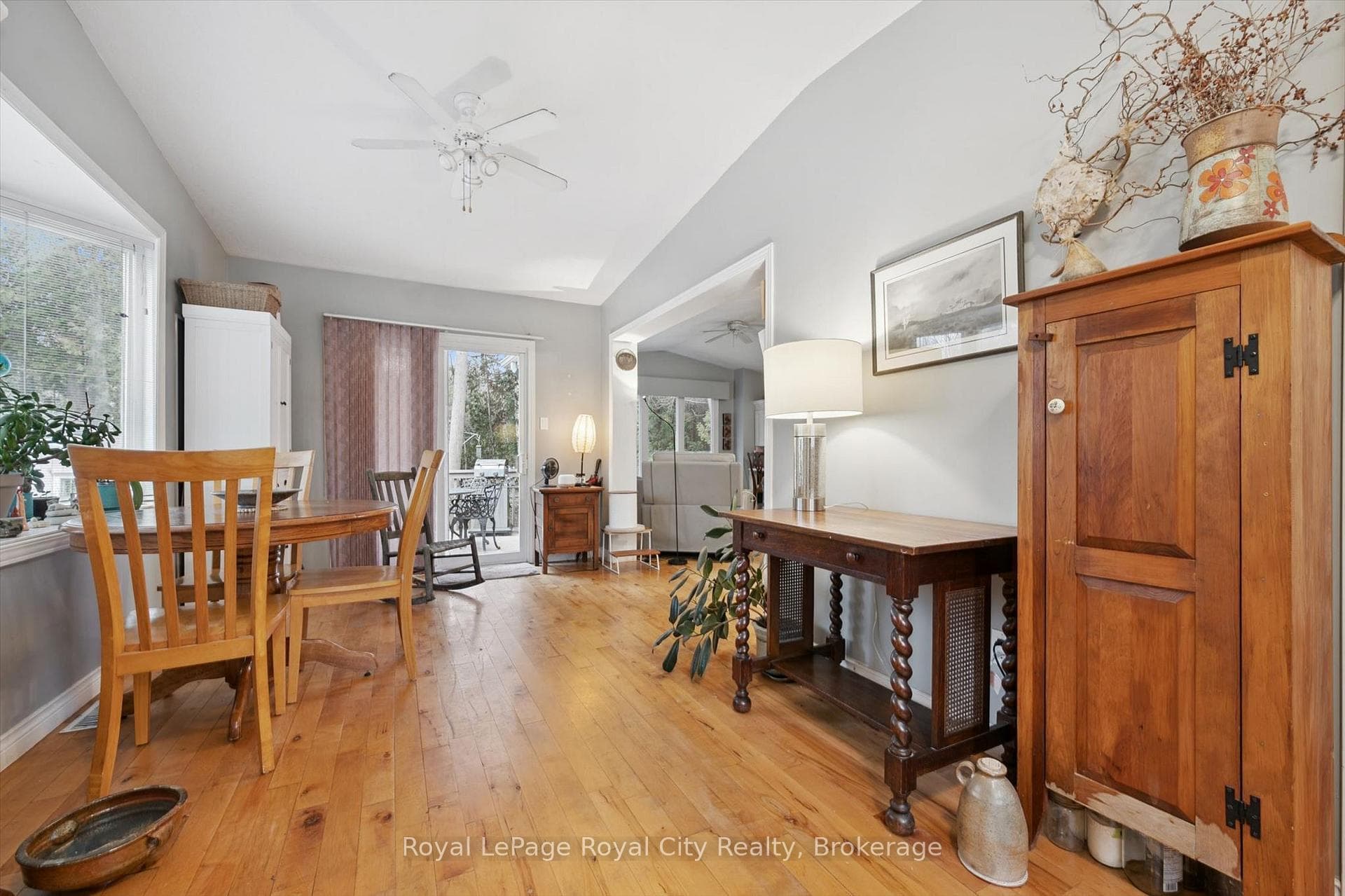 10 Spruce Avenue photo 9