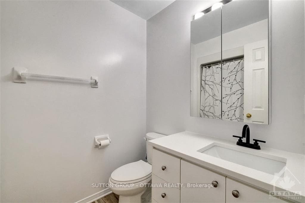 24 MACLEAN Street photo 14