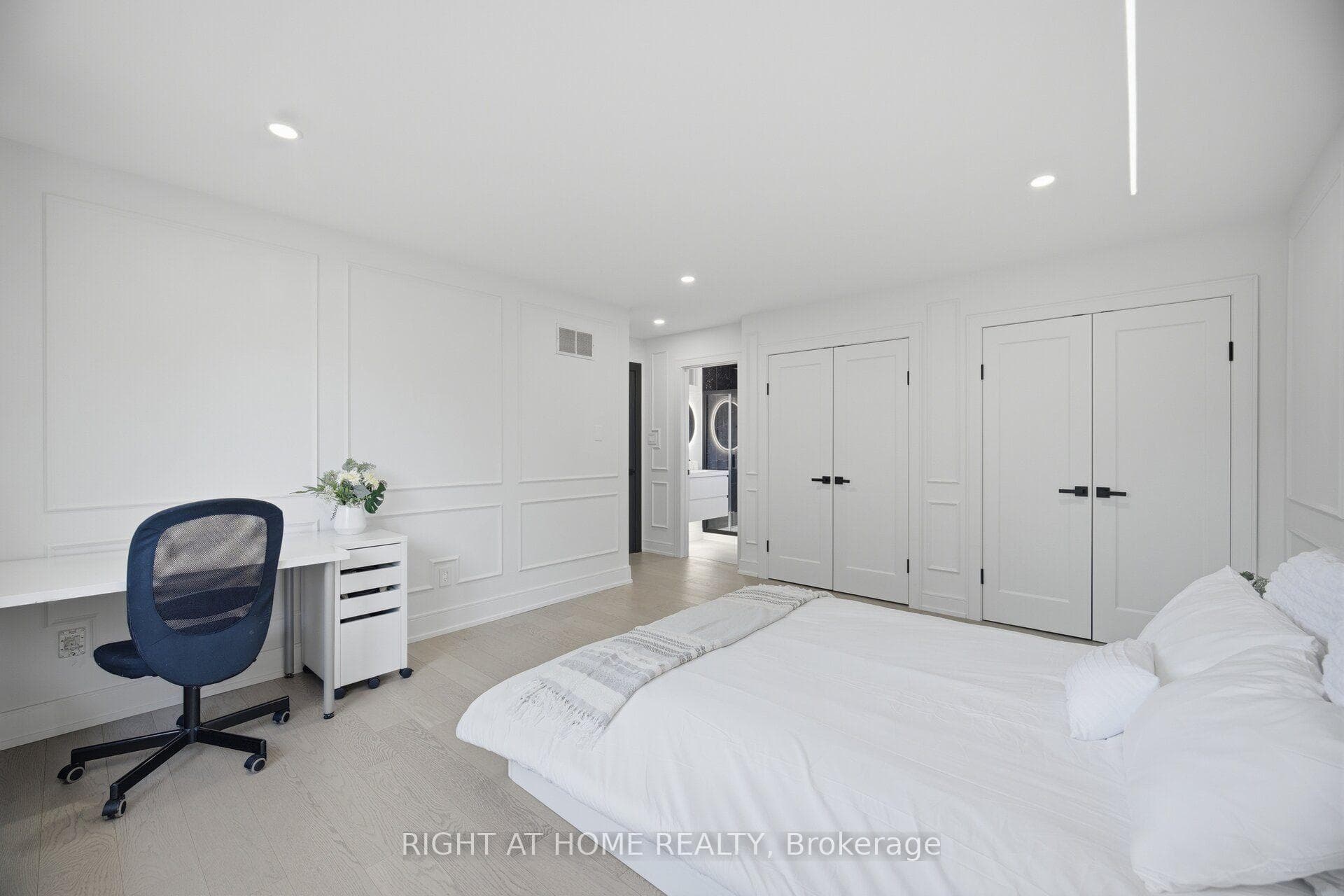 4 Simmons Crescent photo 28