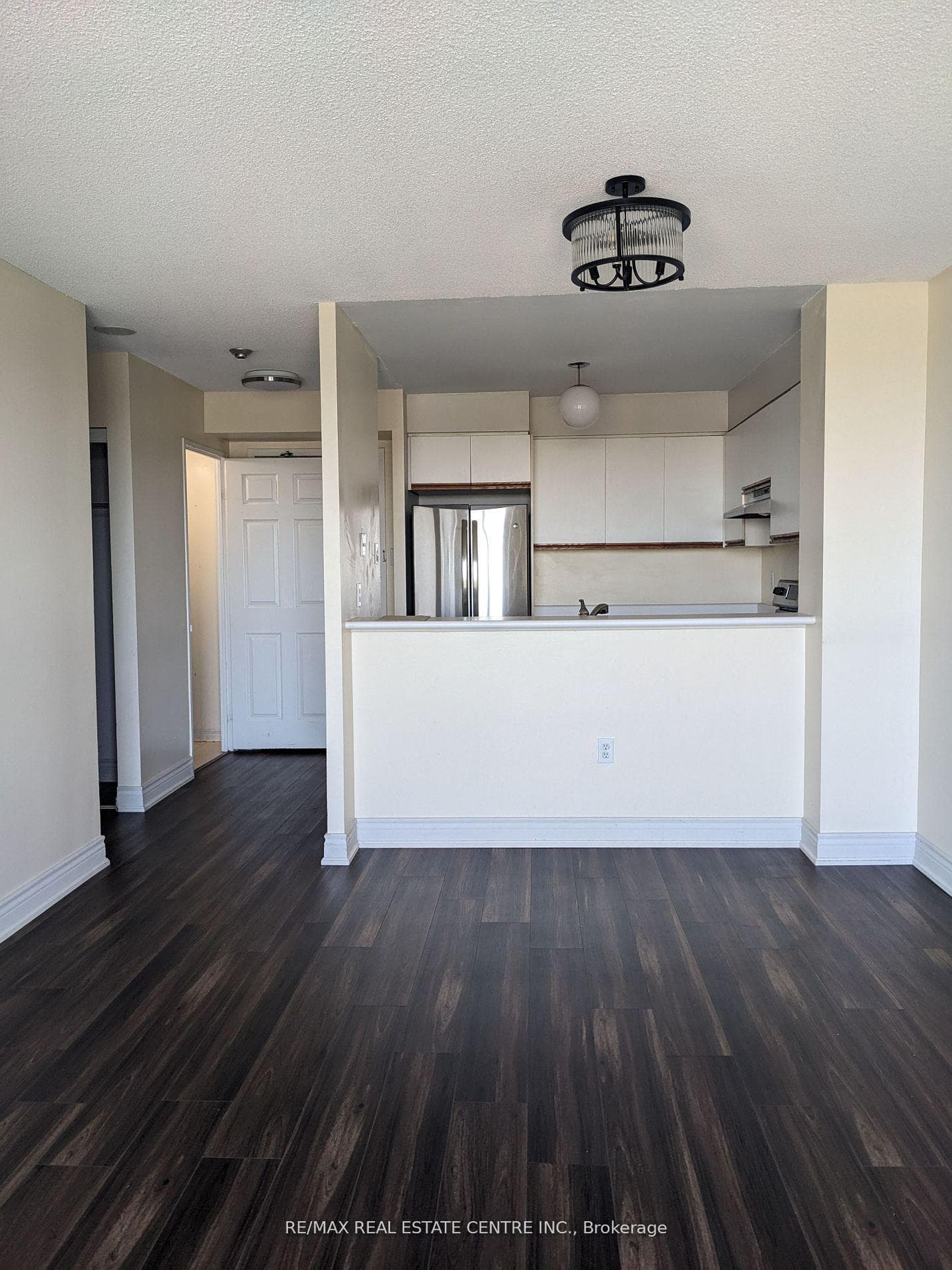 2177 Burnhamthorpe Rd W Road Unit 1308 photo 2