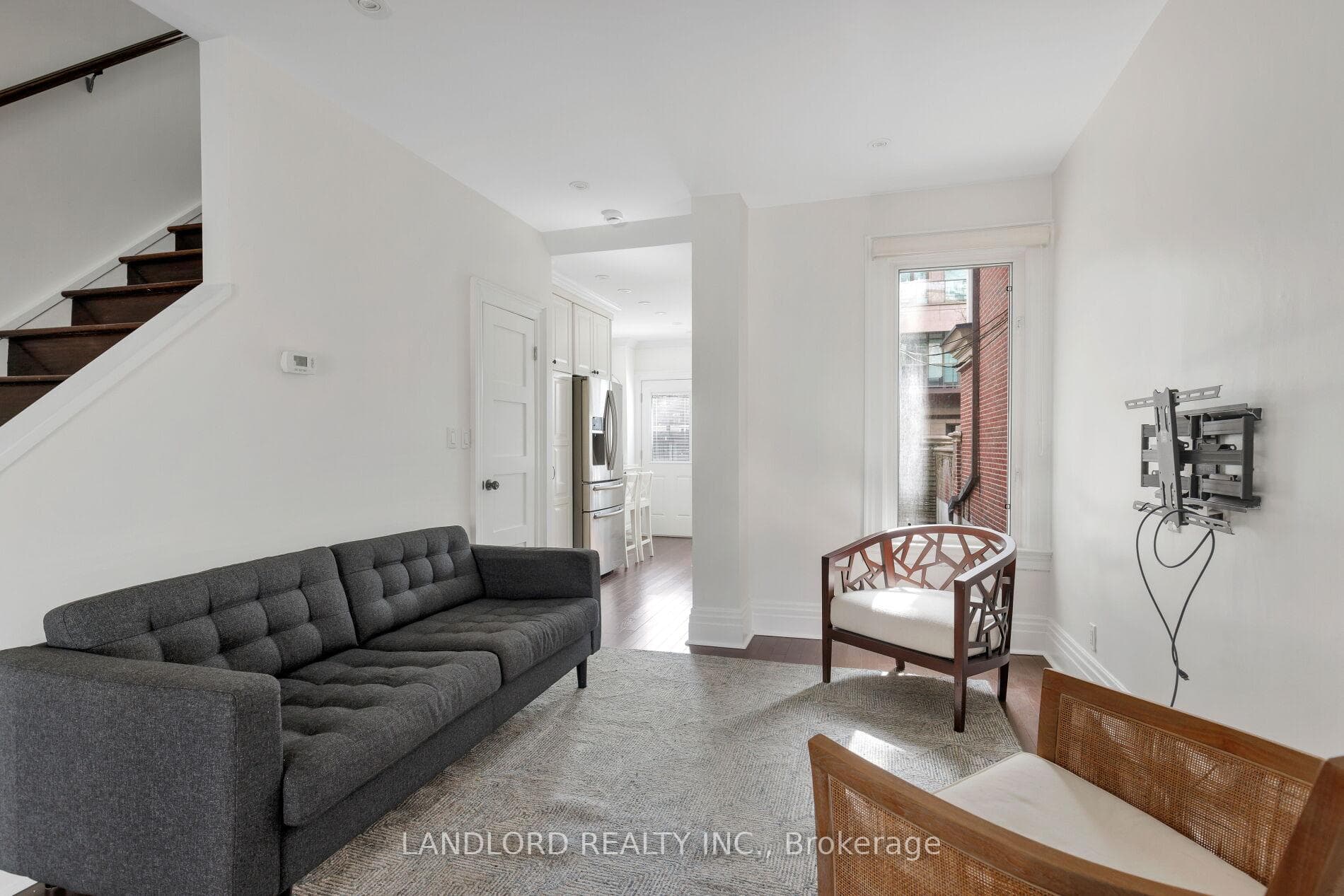 107A Scollard Street photo 9
