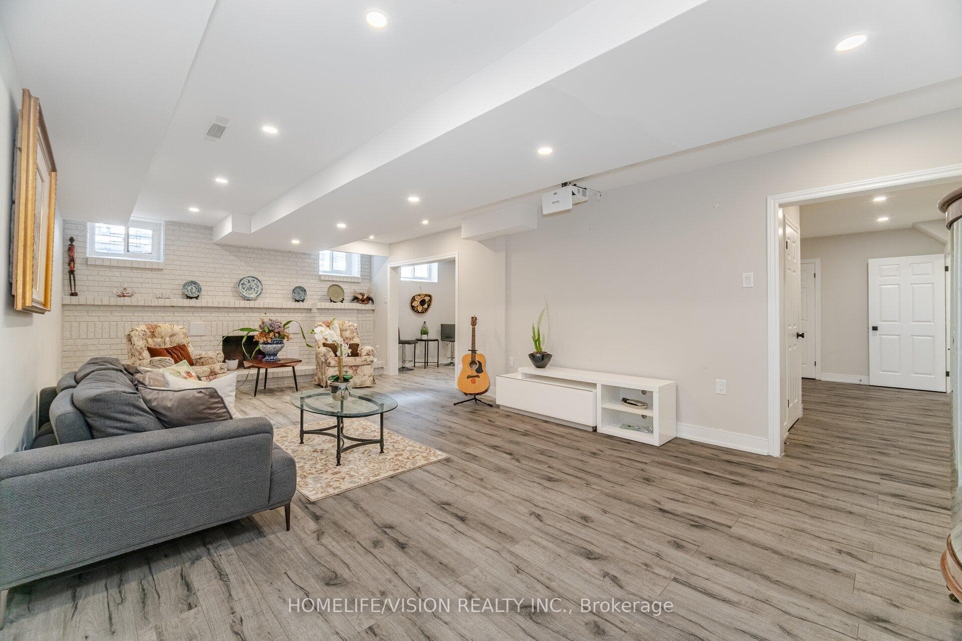 1298 Bunsden Avenue photo 32