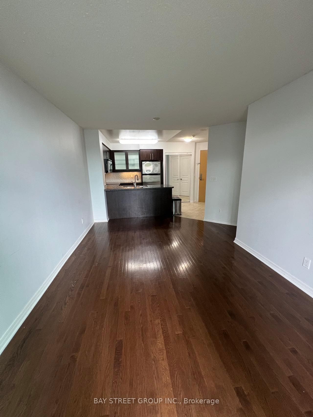 509 Beecroft Road Unit 312 photo 3