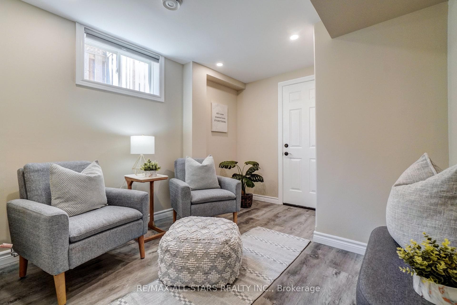 14 Laurent Boulevard photo 29