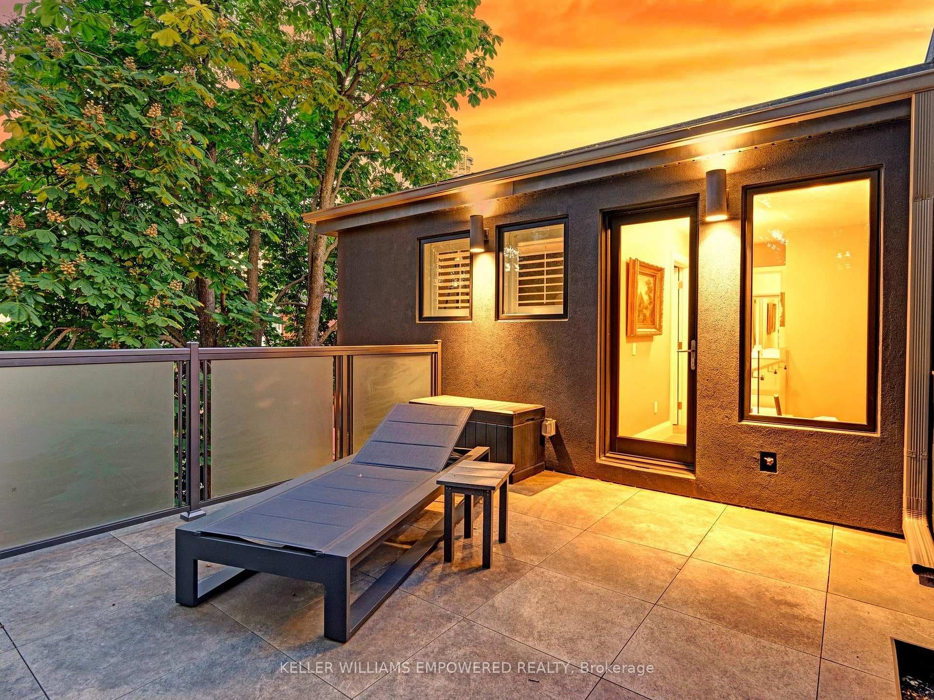 10 Webster Avenue photo 34