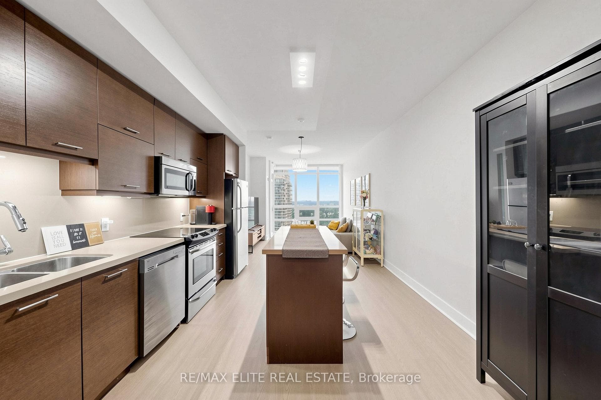 26 Norton Avenue Unit 1309 photo 4