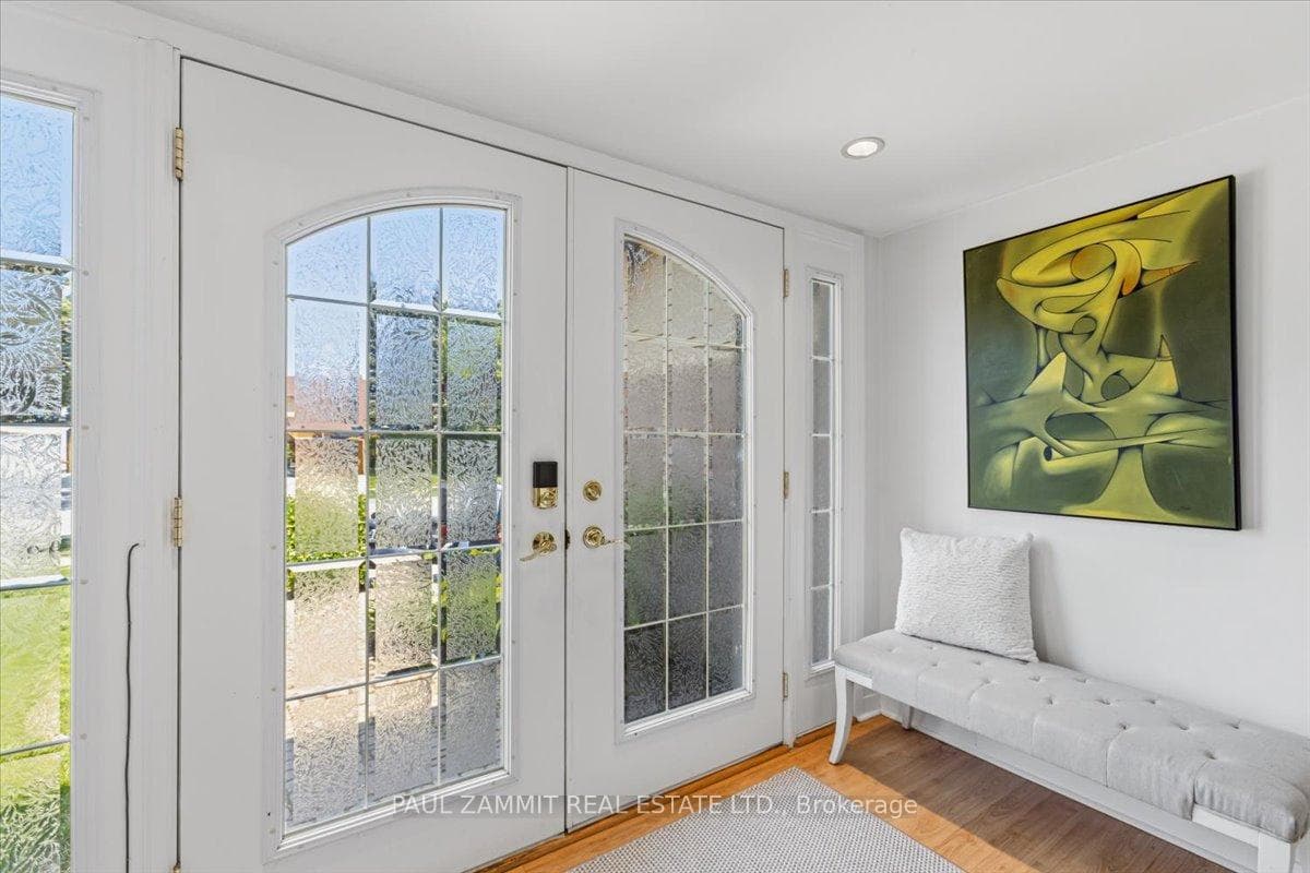 12 Kings College Road photo 3