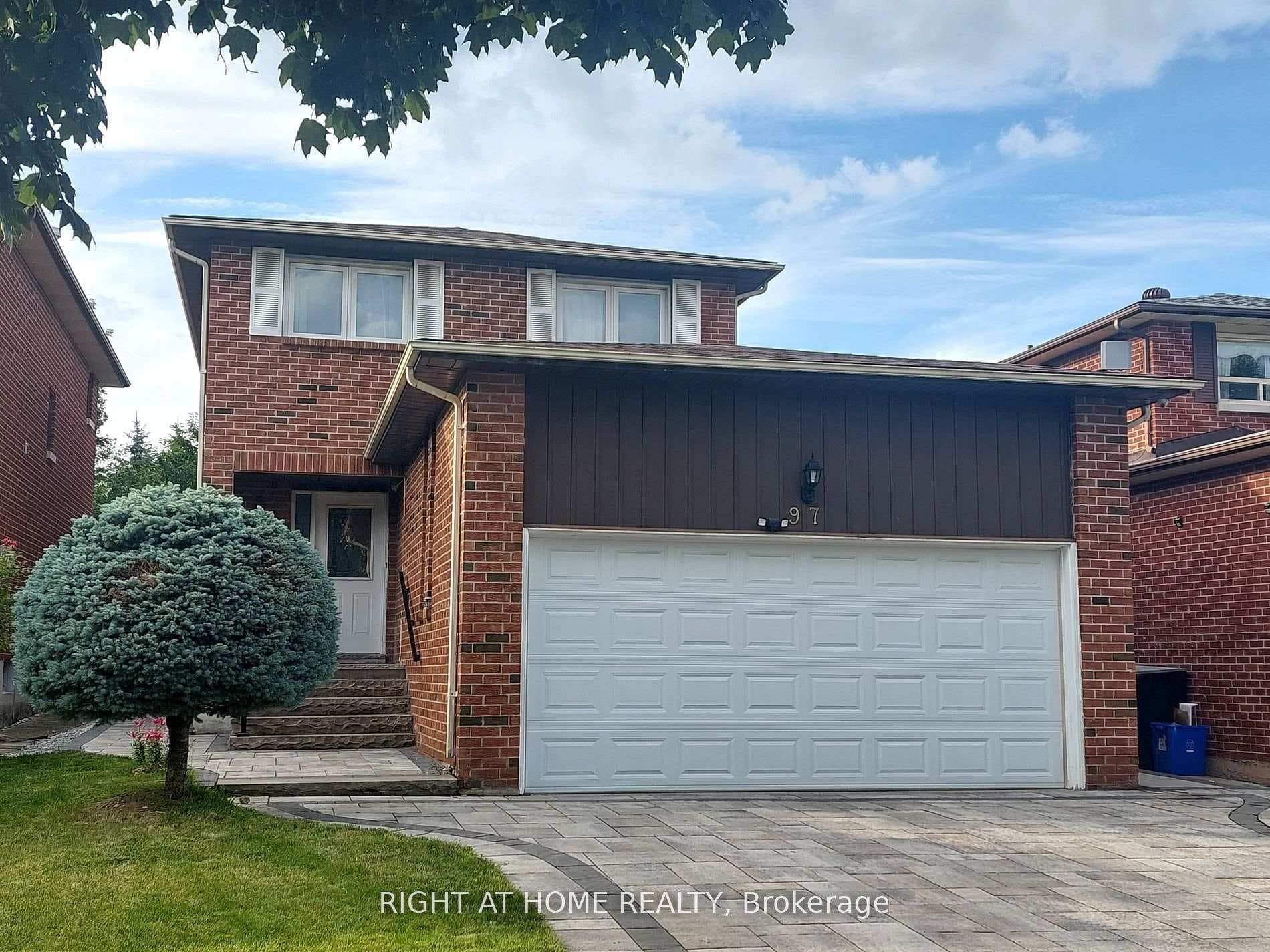 97 Belvedere Crescent Unit Lower photo 1