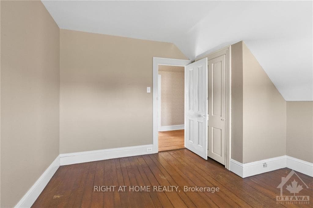 5080 ALBION Road photo 23