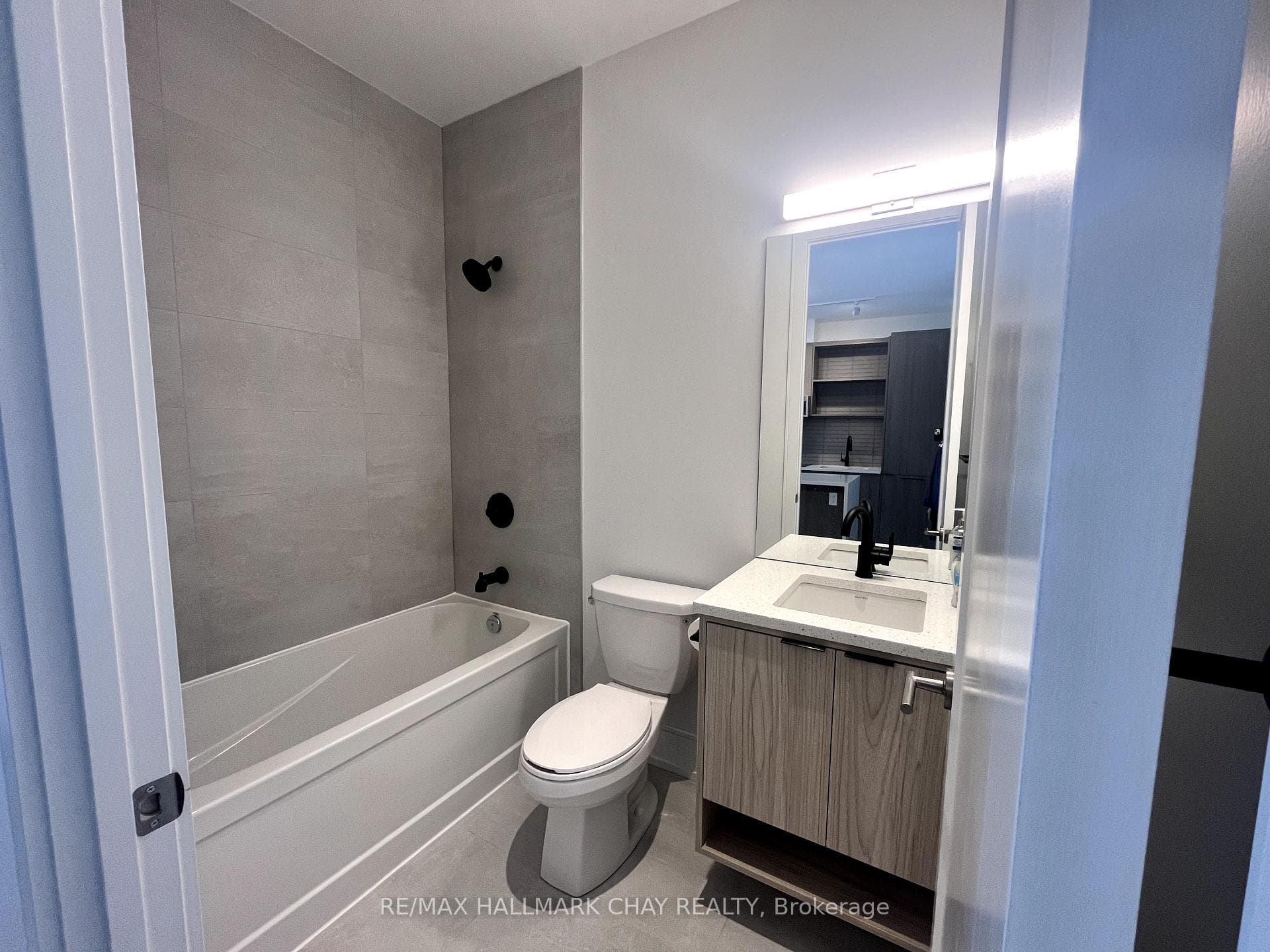 185 Dunlop Street Unit 908 photo 17