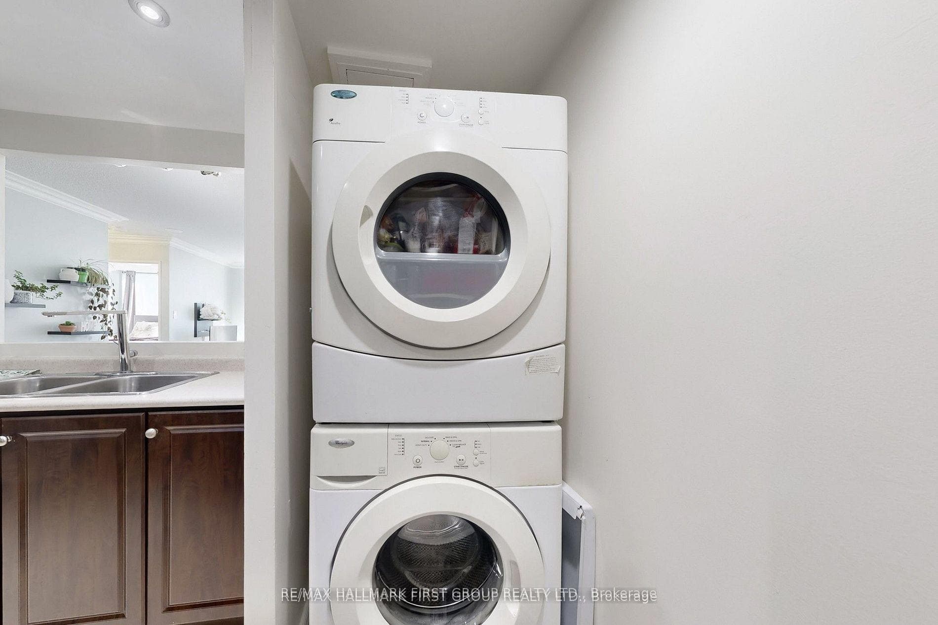 88 Corporate Drive Unit 1520 photo 9