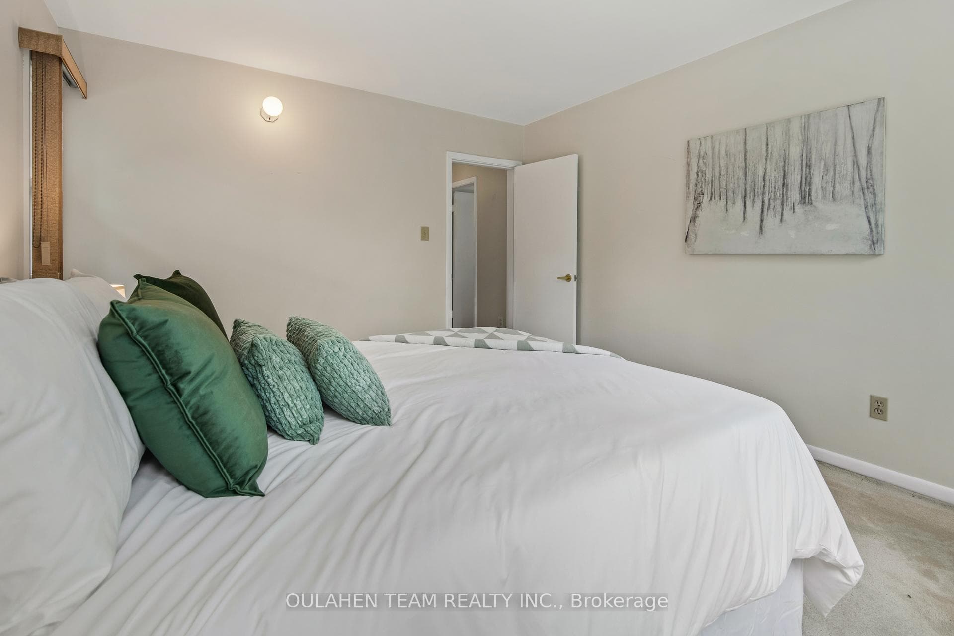 17 Wentworth Avenue photo 16