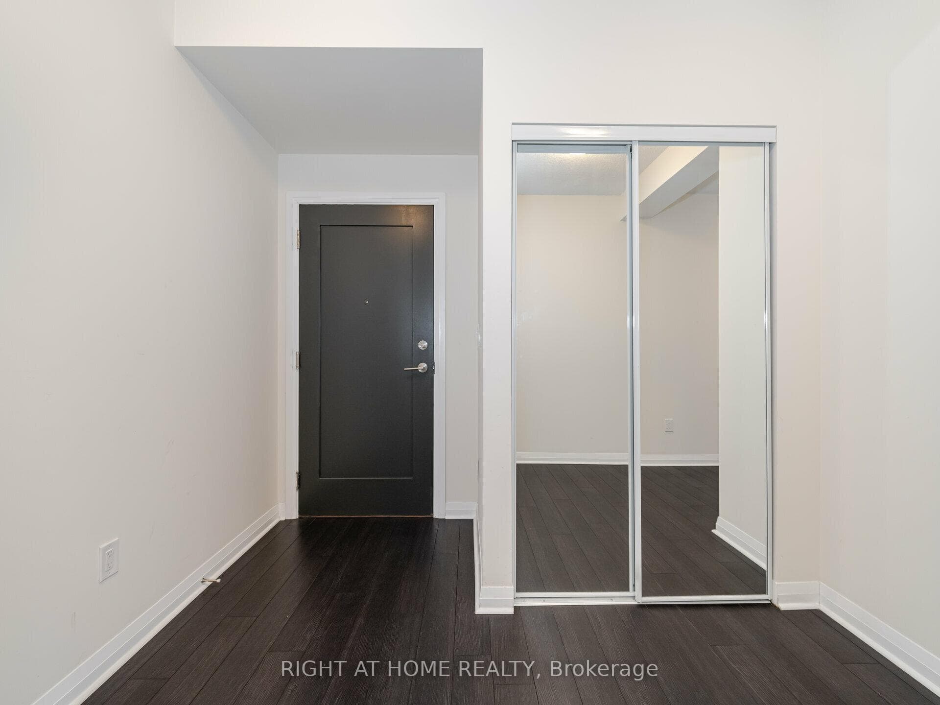 5033 Four Springs Avenue Unit 1017 photo 6