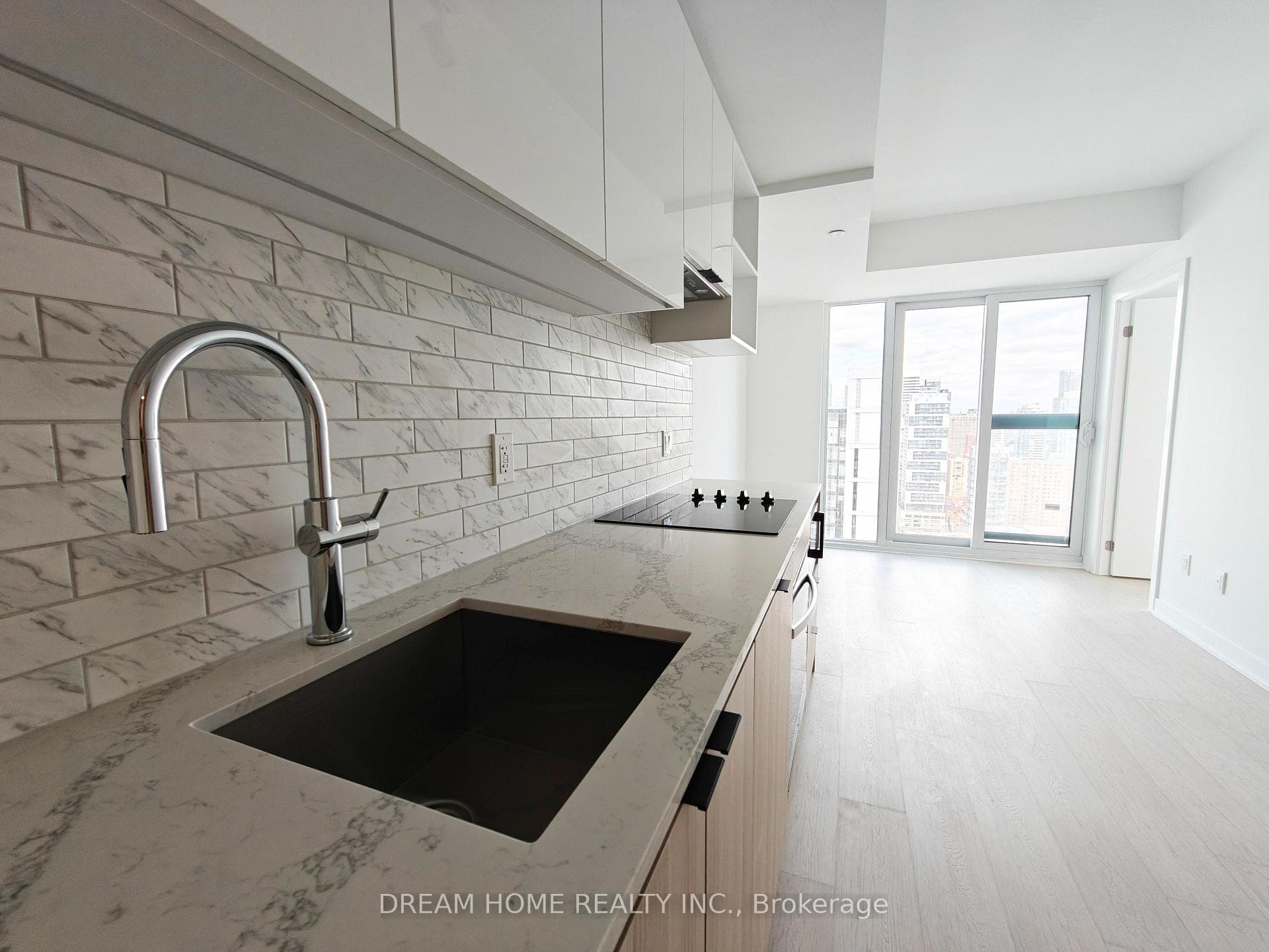 252 church Street Unit 3705 photo 8