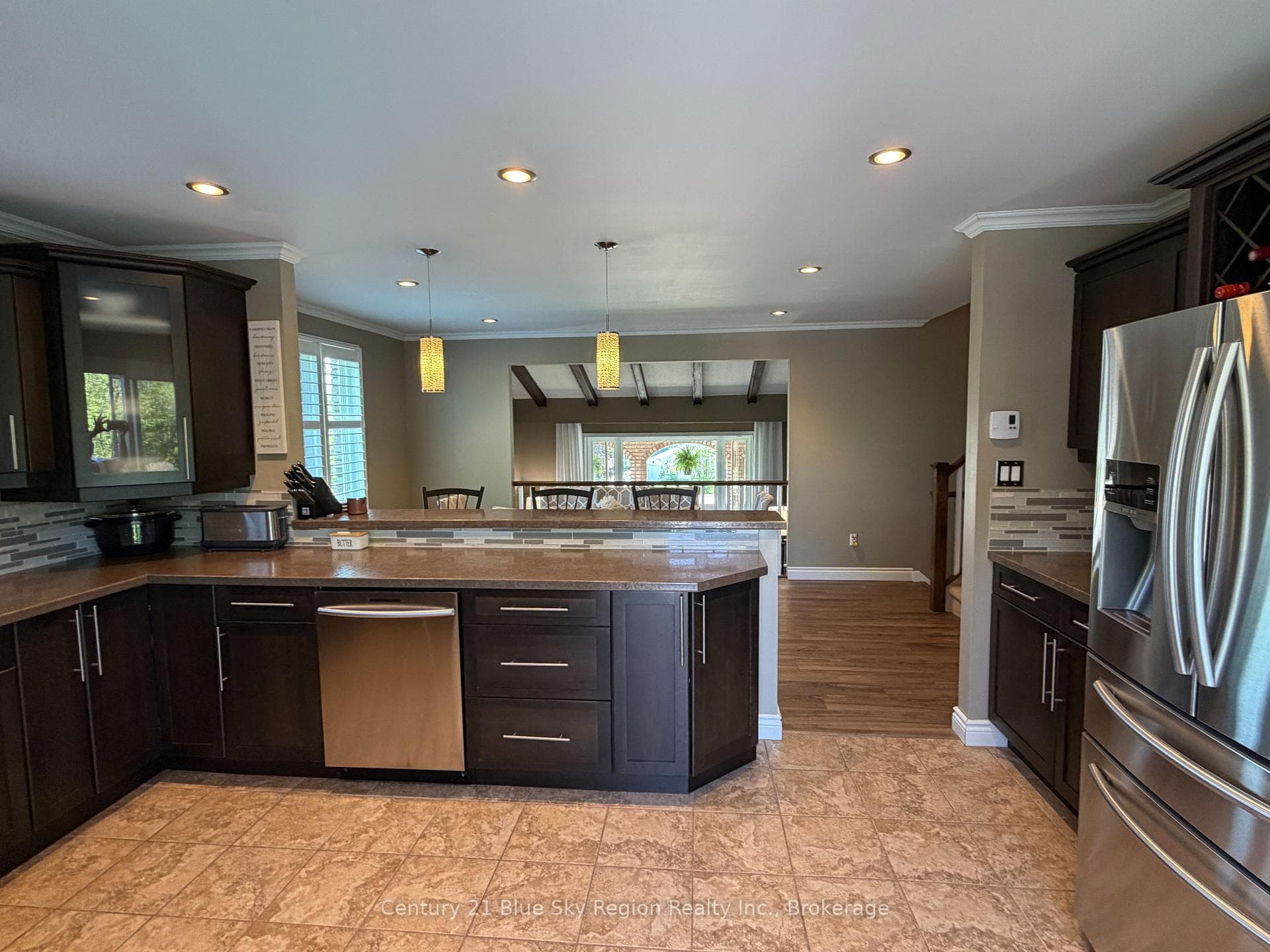 790 LAURENTIAN Avenue photo 8