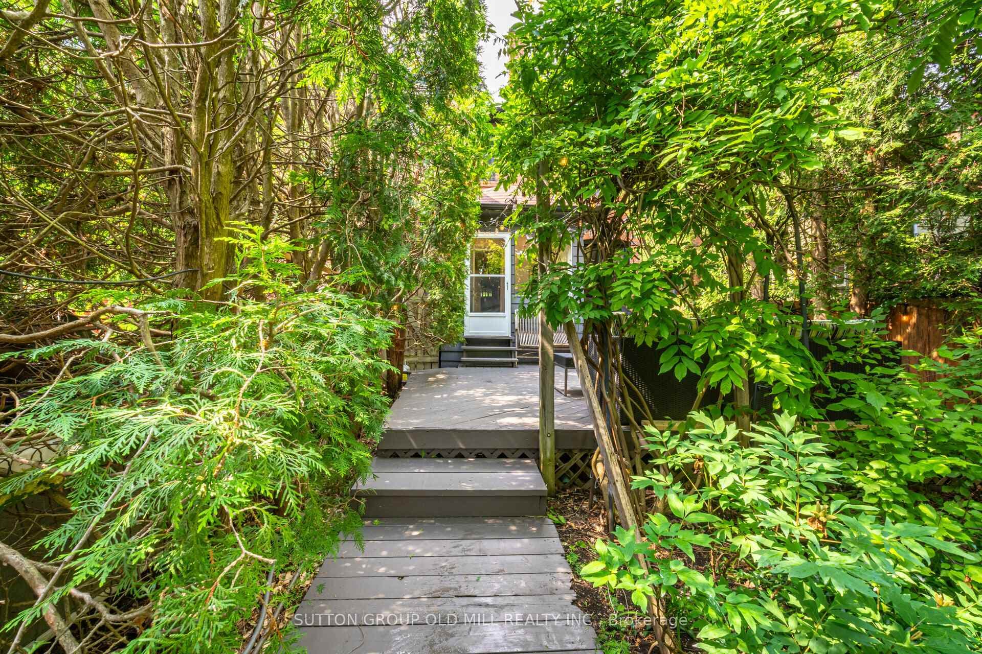 871 Davenport Road photo 32