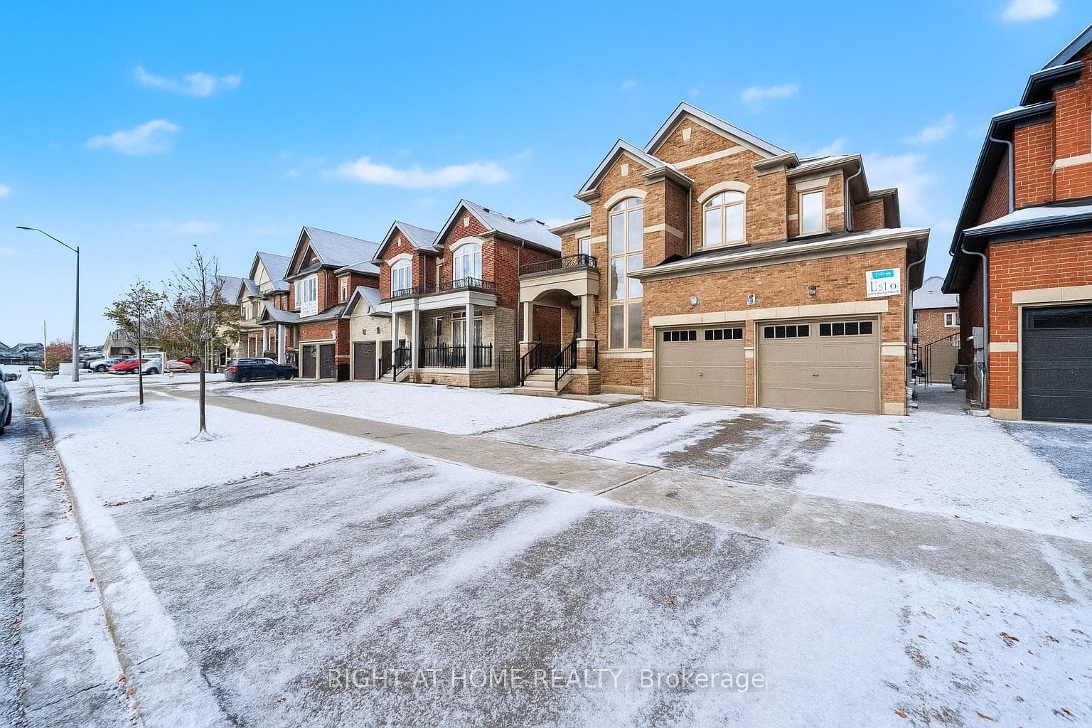 1016 Wickham Road photo 2