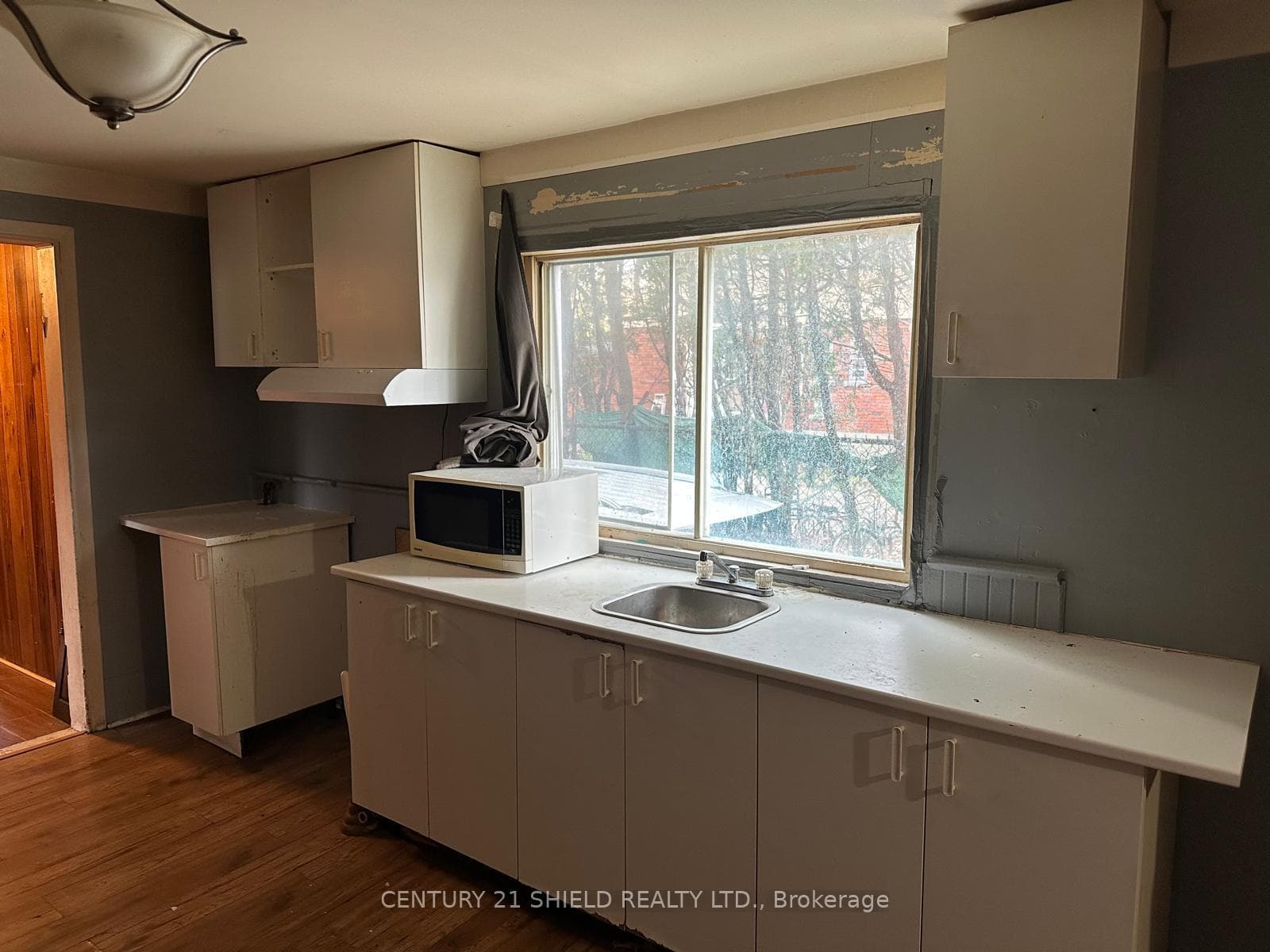 427 McConnell Avenue photo 2