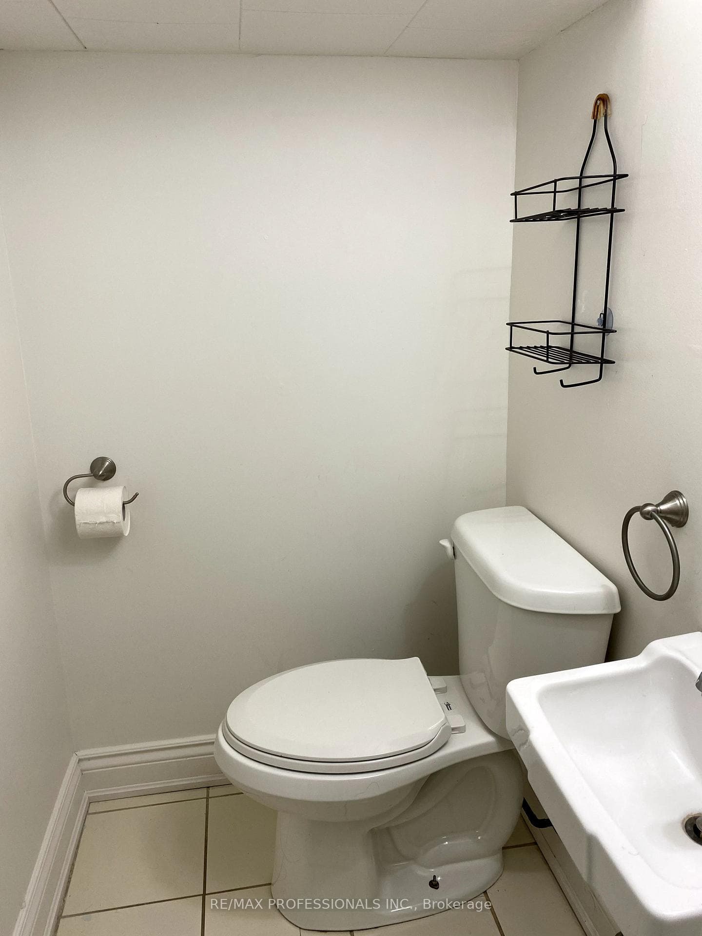 5214 Springbok Crescent Unit B photo 11