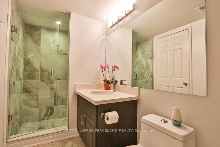 44 Gerrard Street Unit 704 photo 15