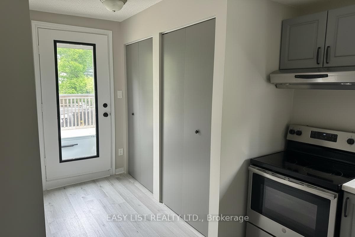 598 North Lake Road photo 2
