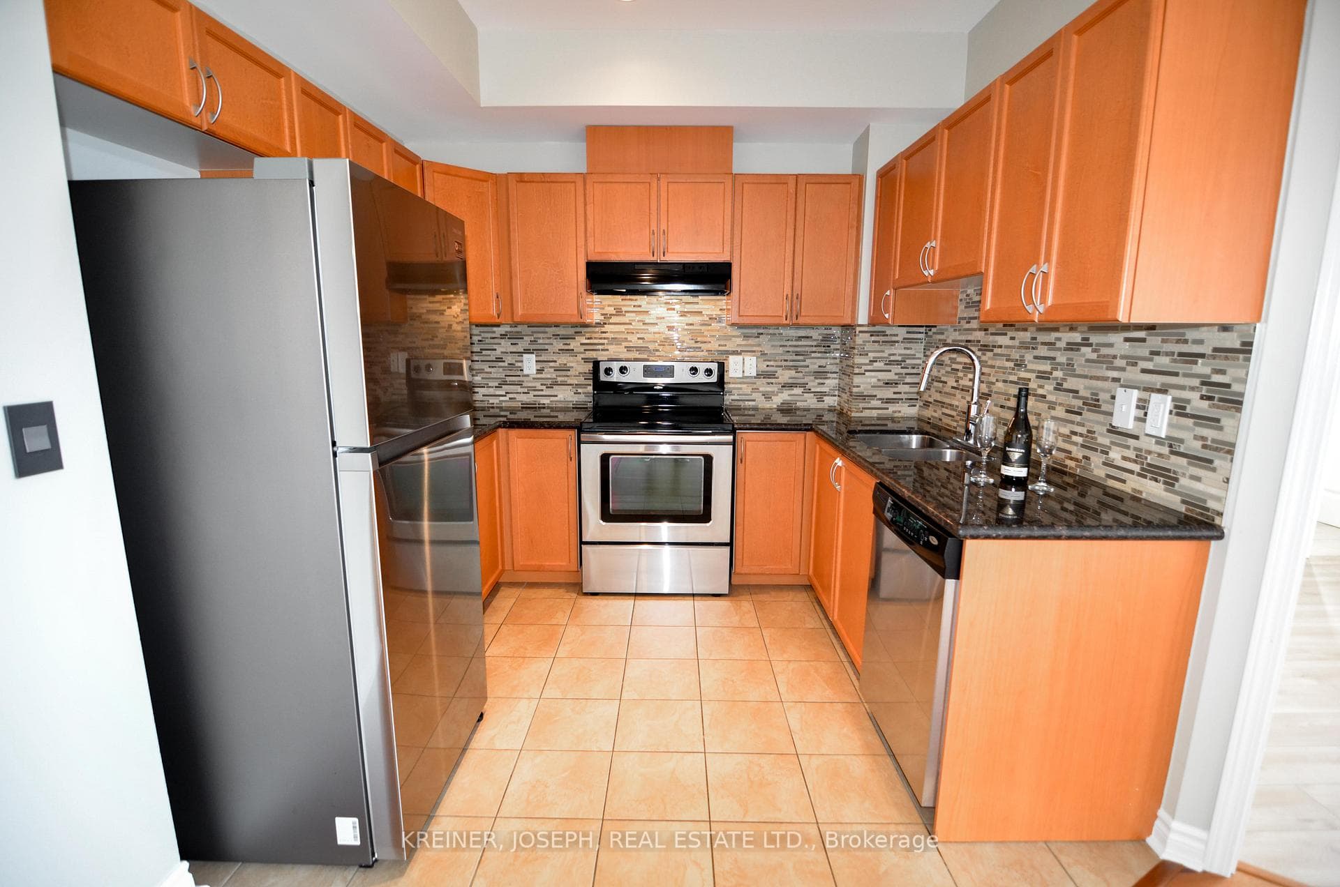 15450 Yonge Street Unit 404 photo 9