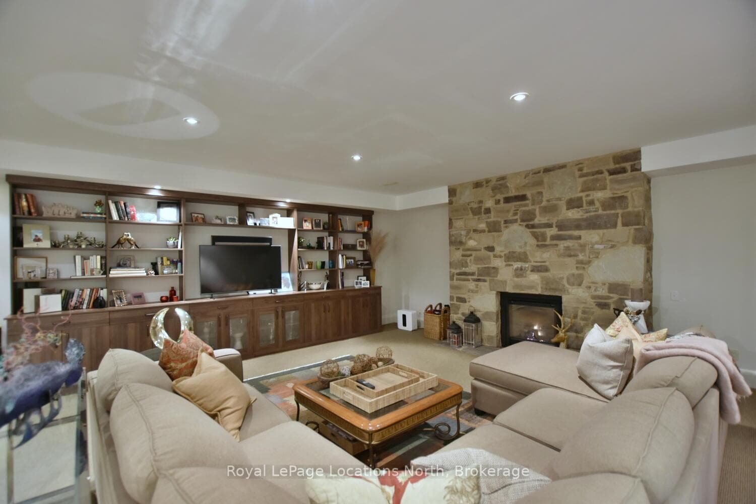 107 STUART Court photo 34