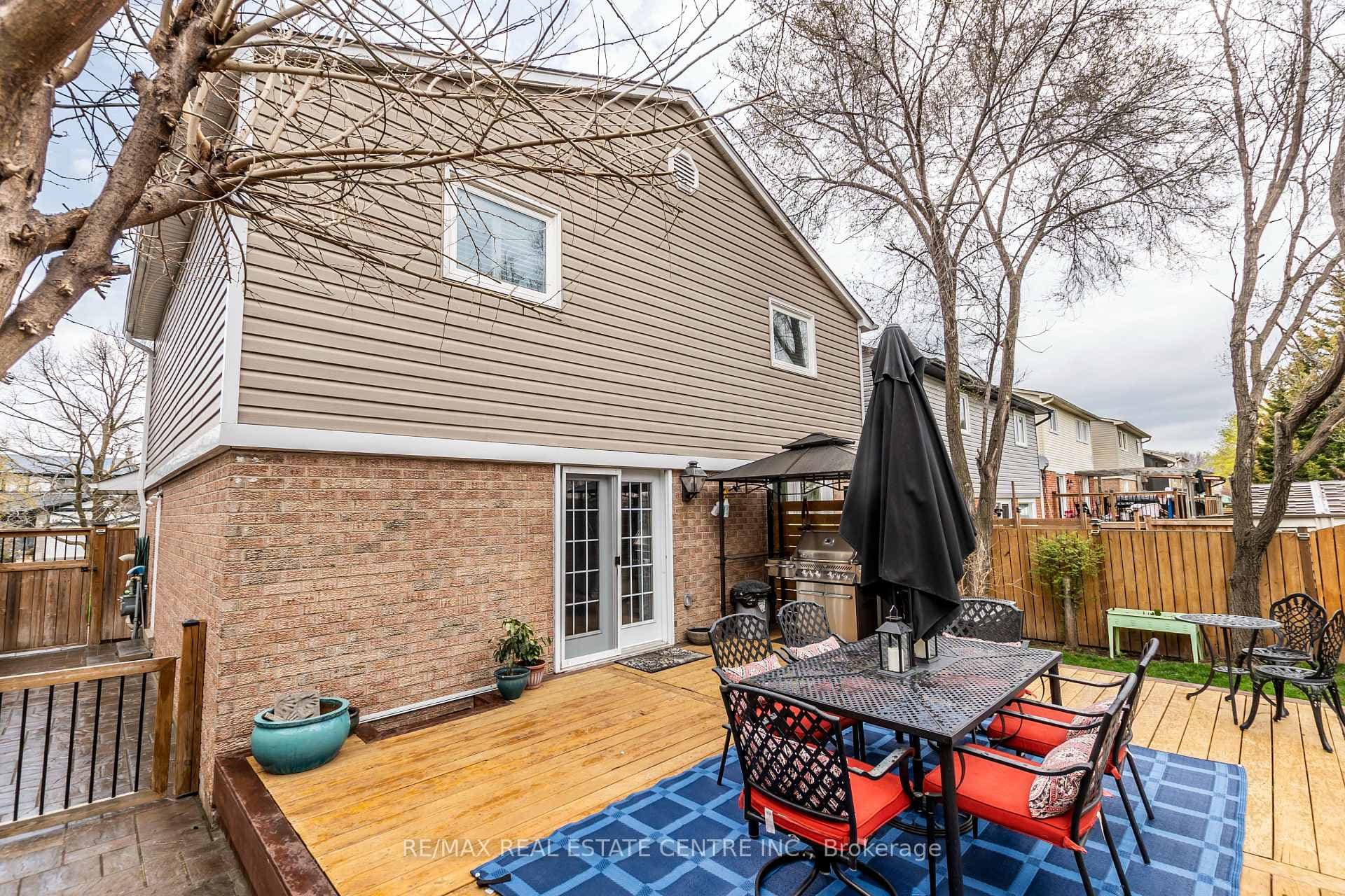 481 Bell Street photo 37
