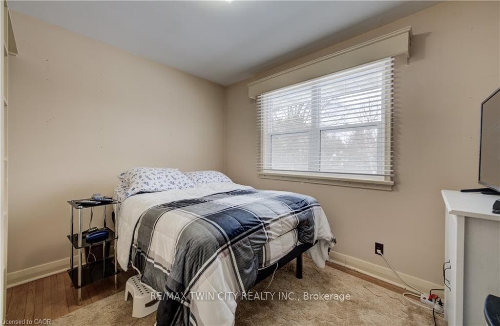 33 ELGINFIELD Drive photo 13