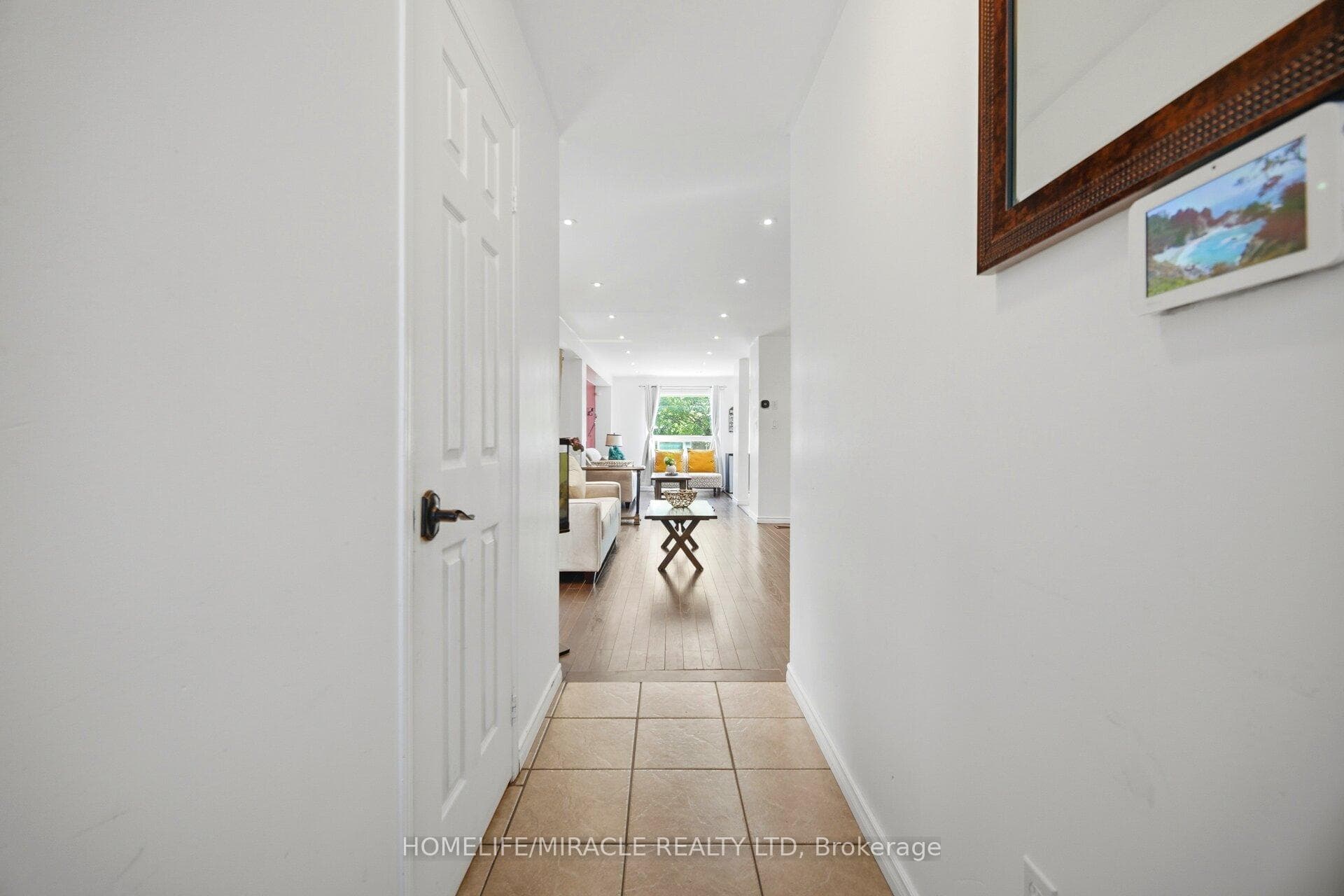 45 Ridgefield Court photo 6