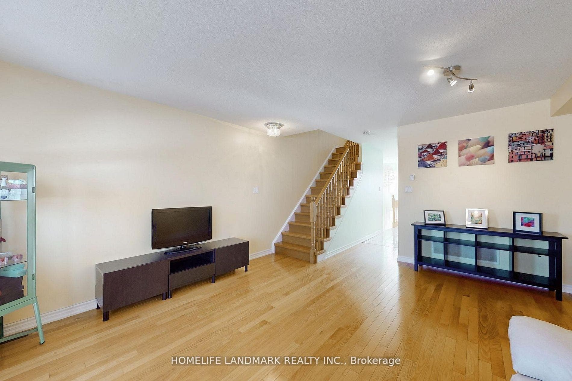 323 Caboto Trail photo 3