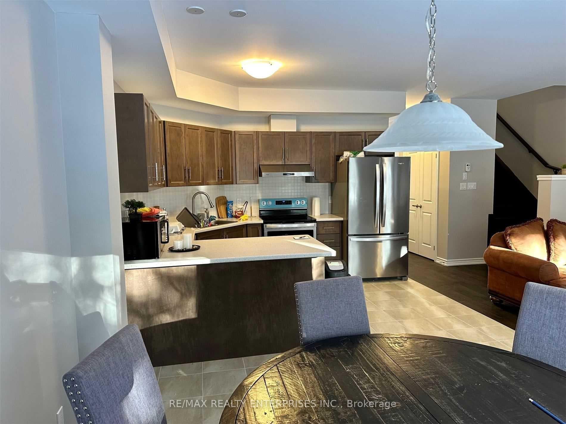 166 Rosie Street photo 8