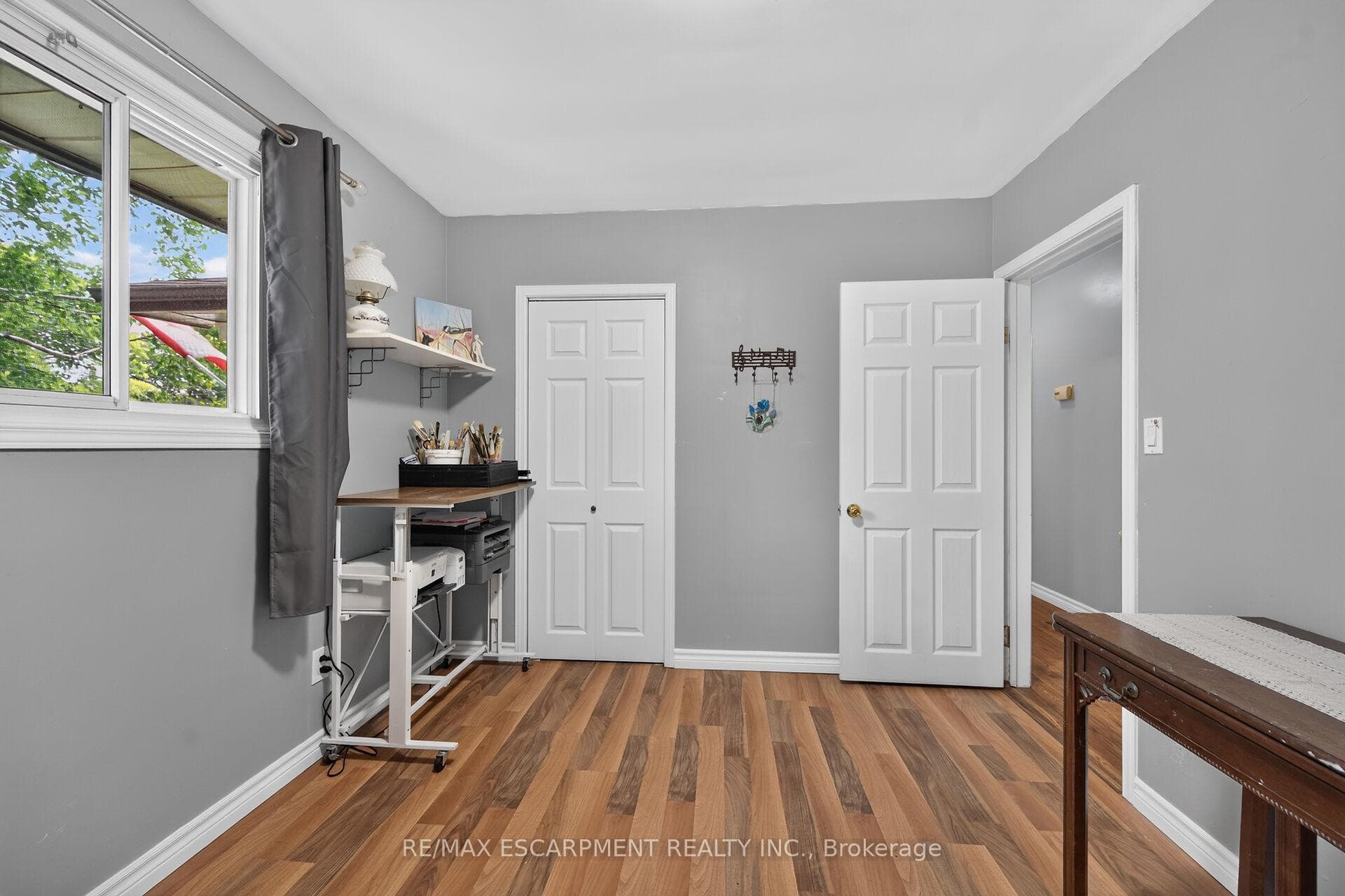 251 Mackenzie Crescent photo 22