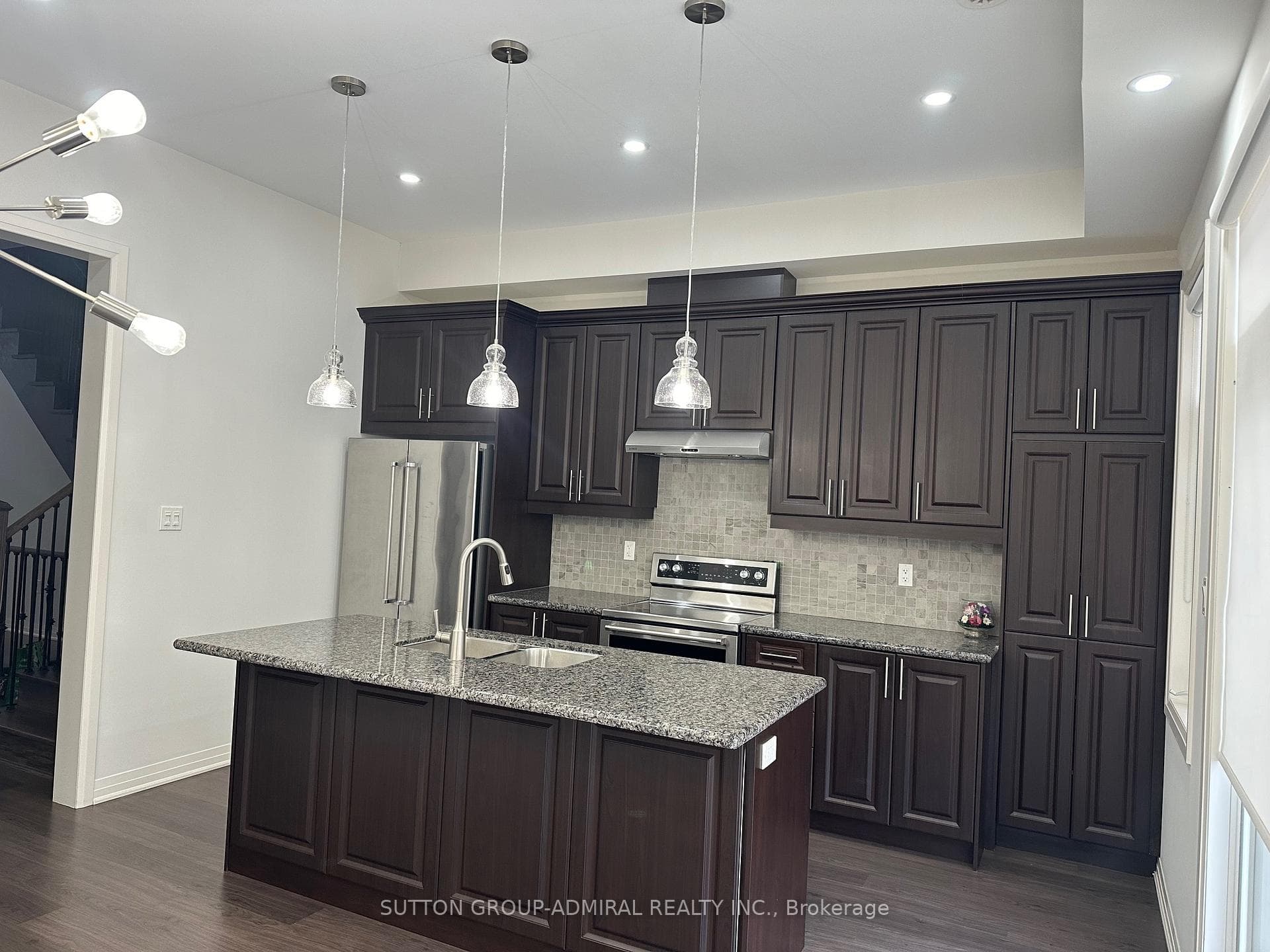 11 Arianna Crescent photo 2