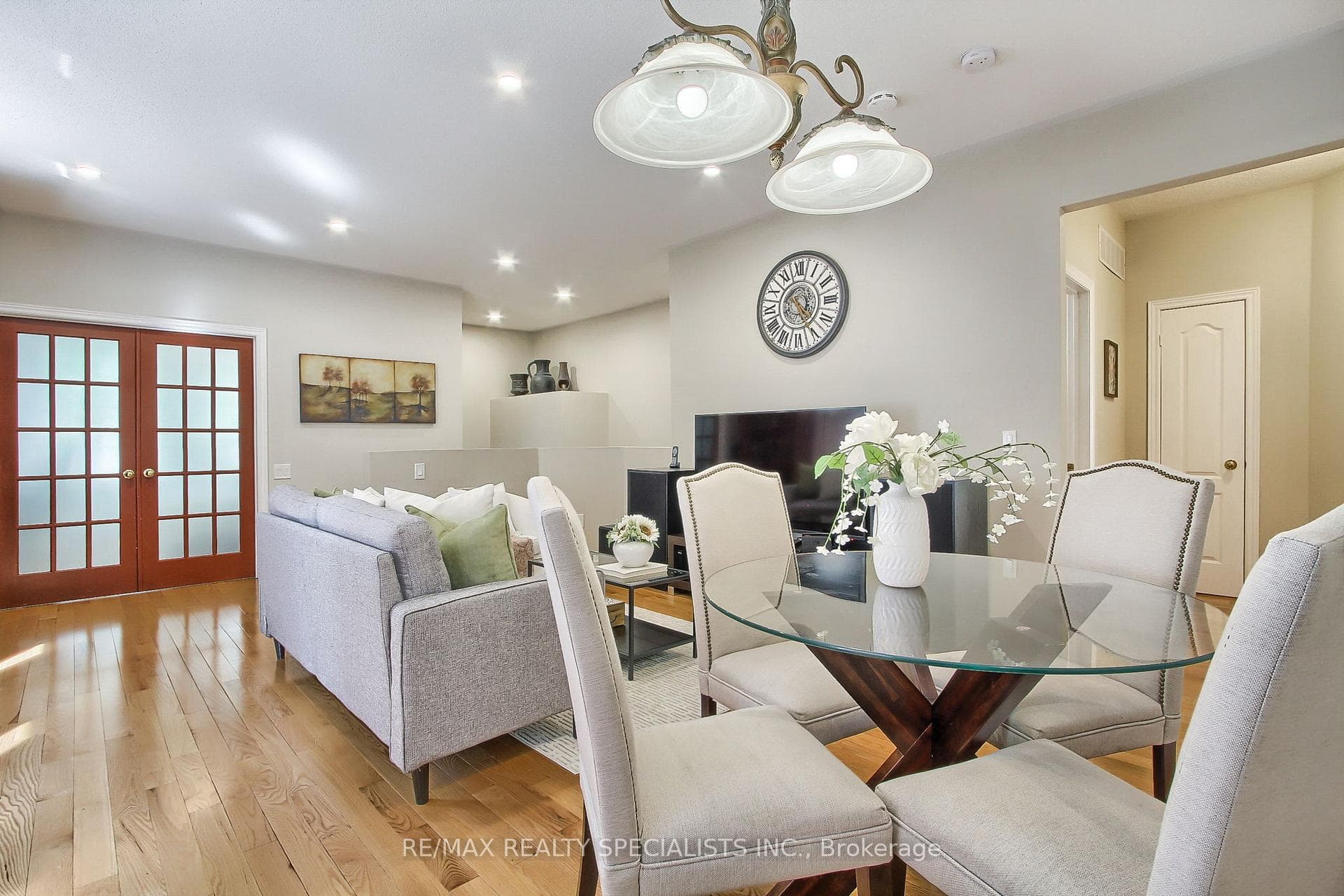 15 Whitwell Drive photo 12