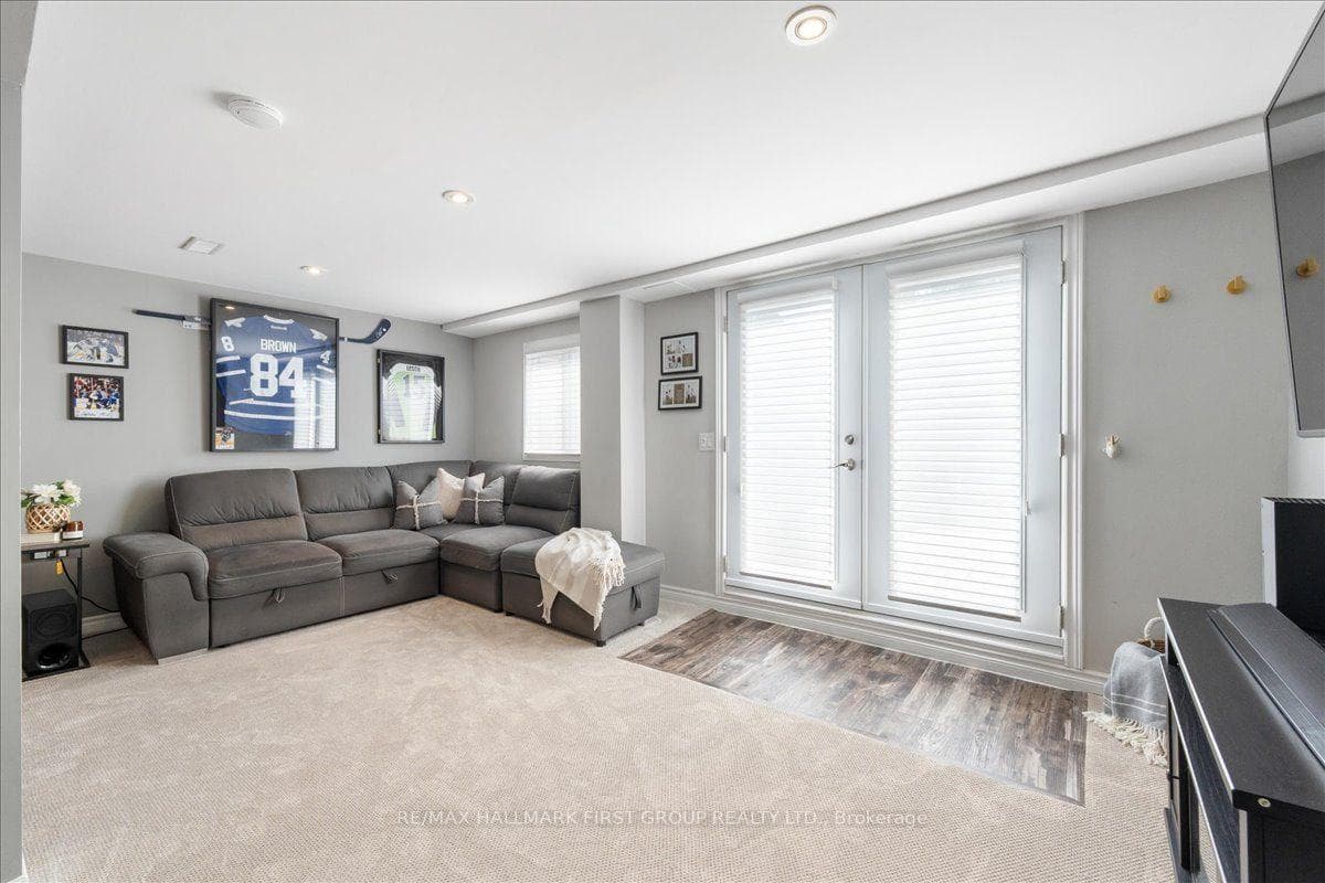 134 Londonderry Street photo 32