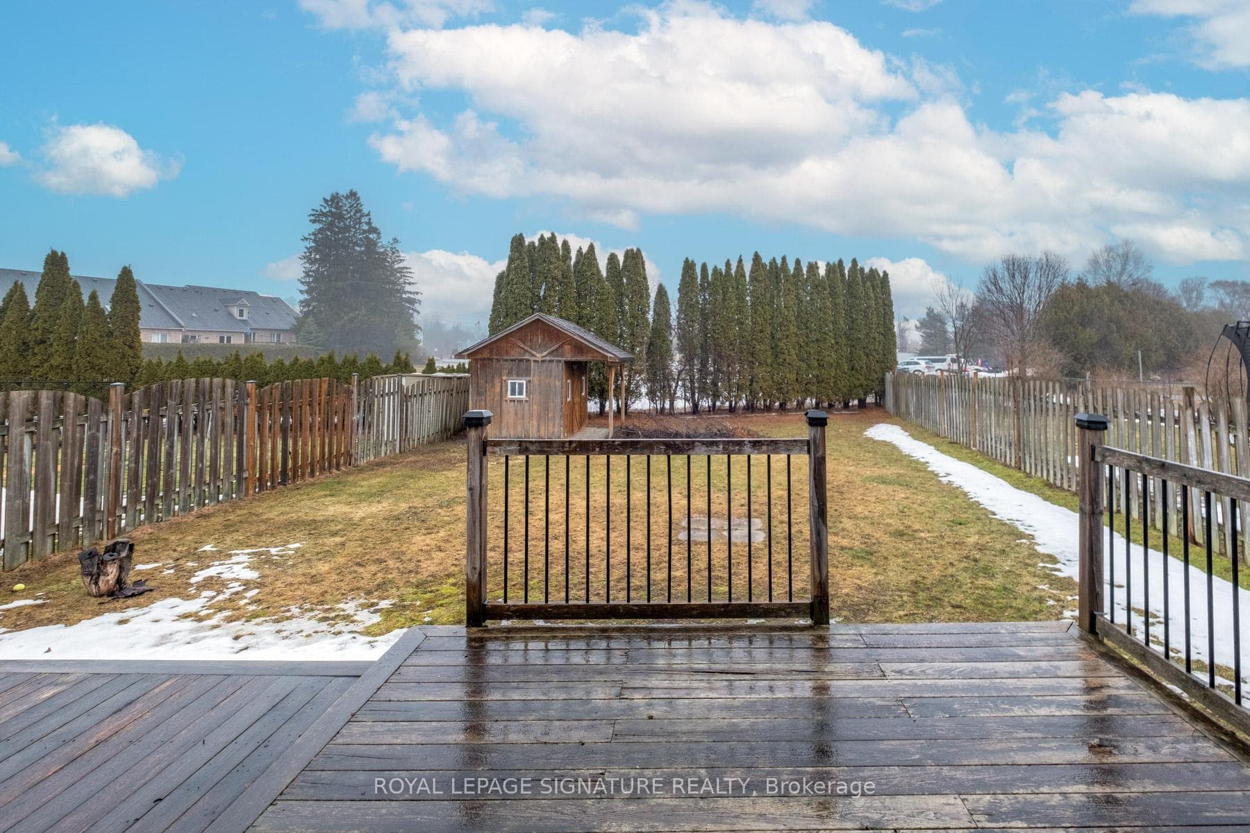 1683 Canadore Crescent photo 2