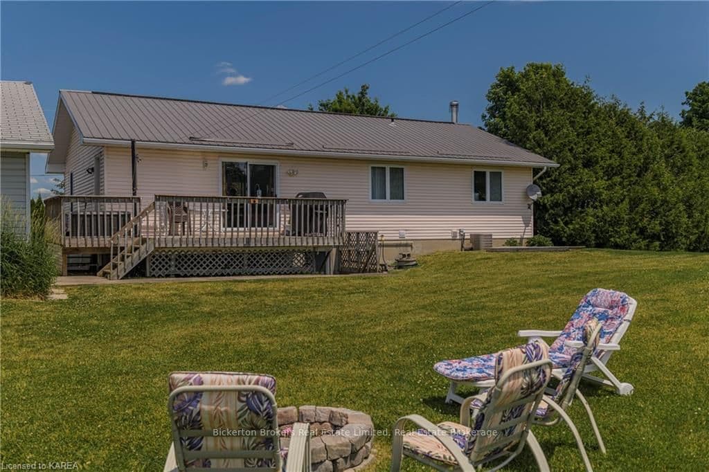 298 CENTENNIAL Road photo 7