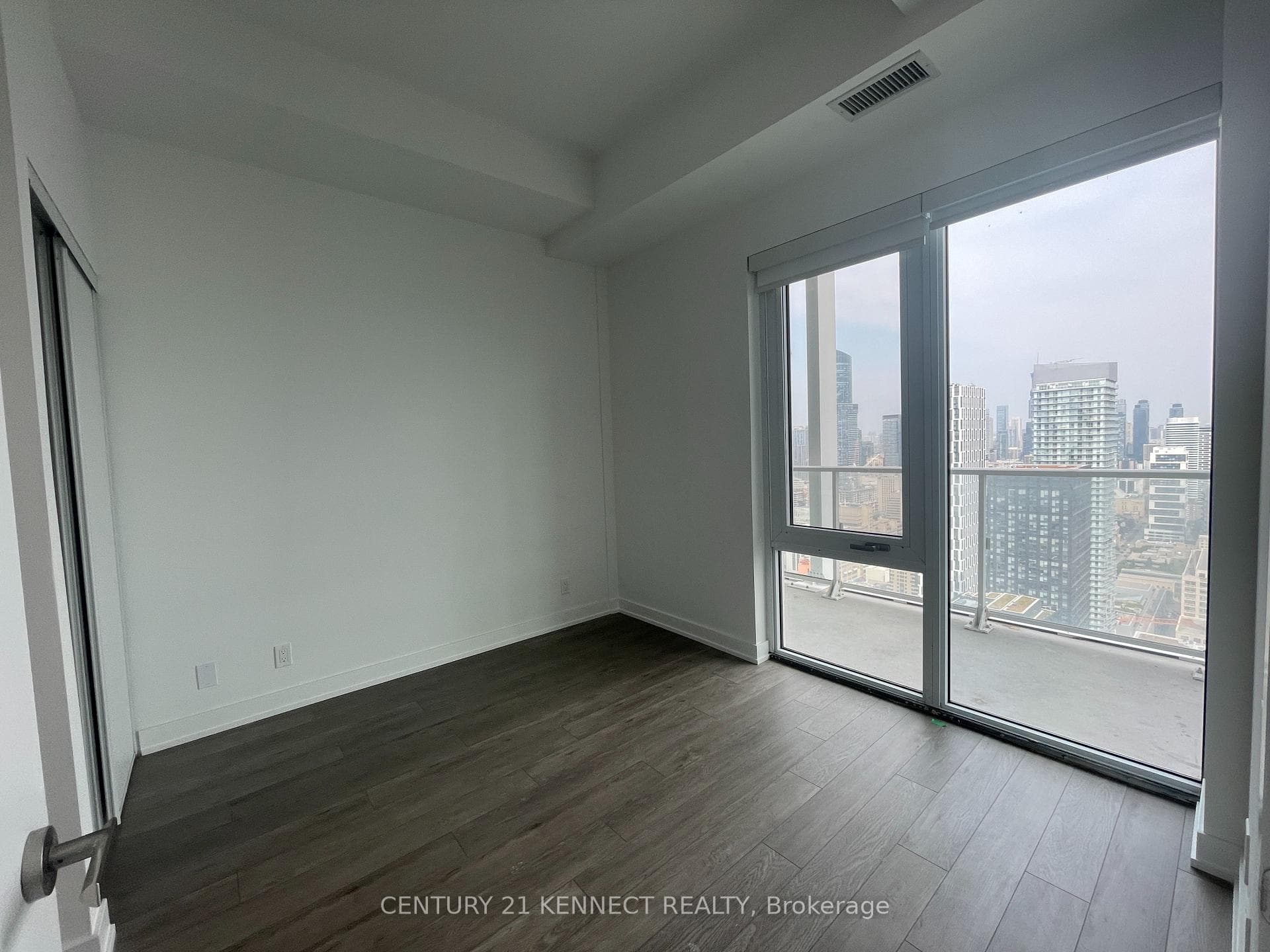 88 Queen Street Unit 5212 photo 14