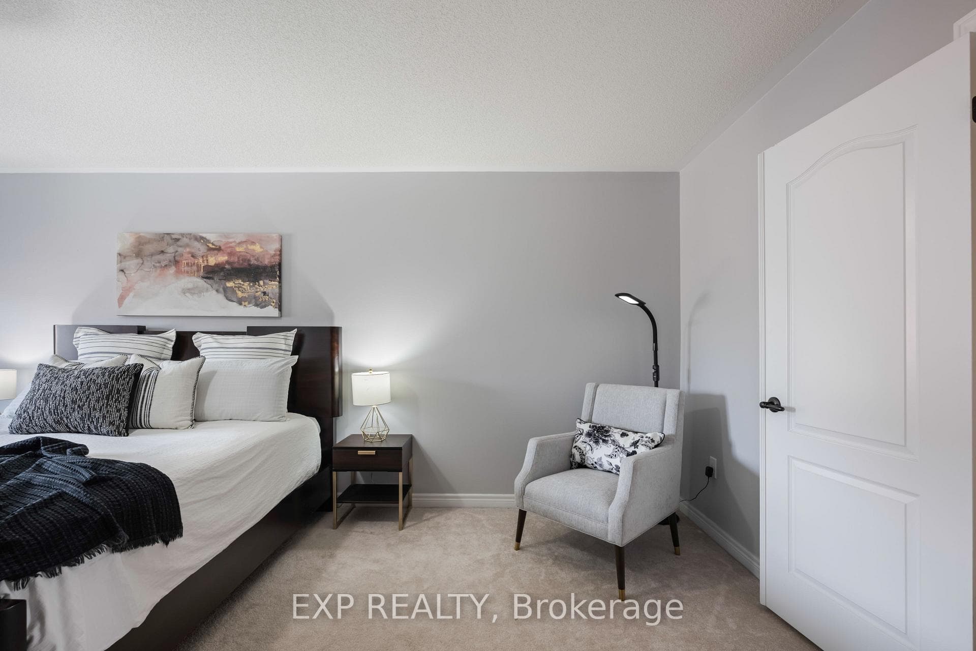 88 Abigail Crescent photo 23
