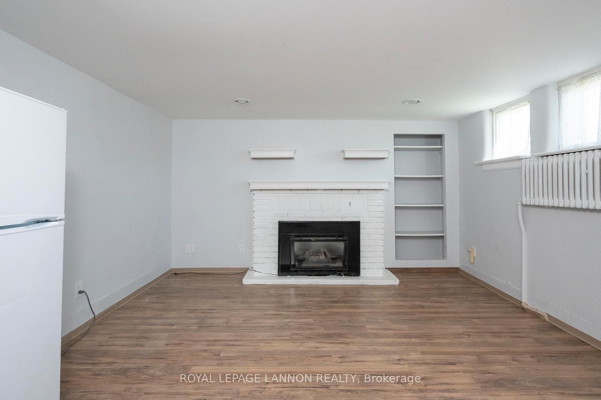 438 Algoma Street photo 30