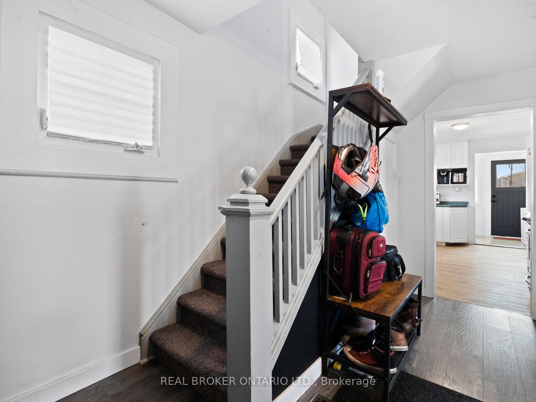 18 Patricia Avenue photo 2