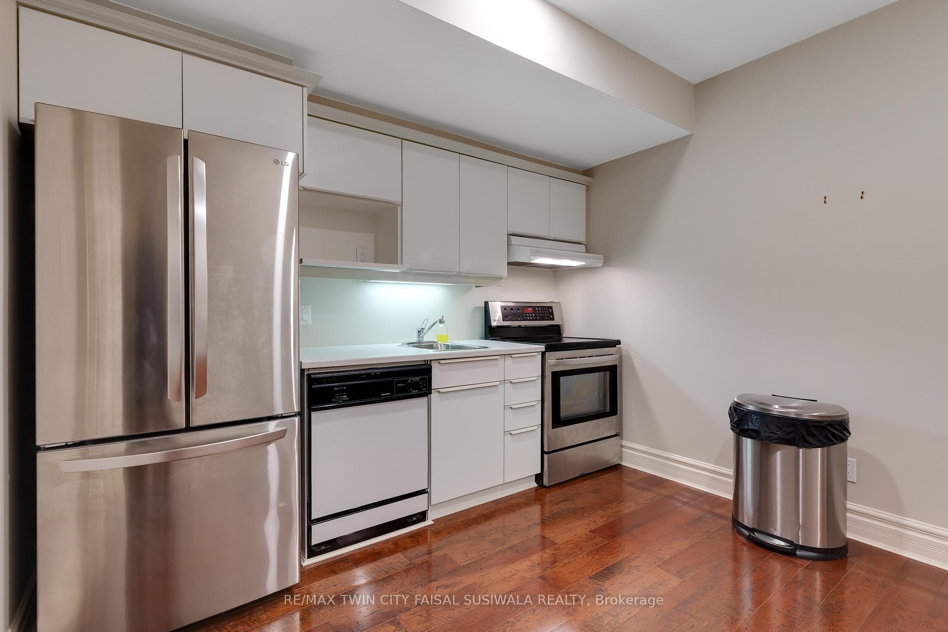 101 Deerpath Road photo 45