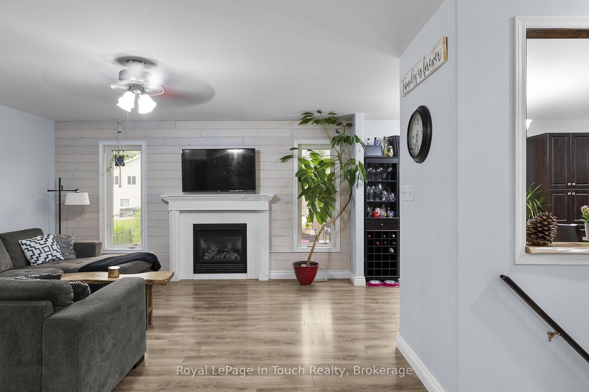 66 Donlands Court photo 14