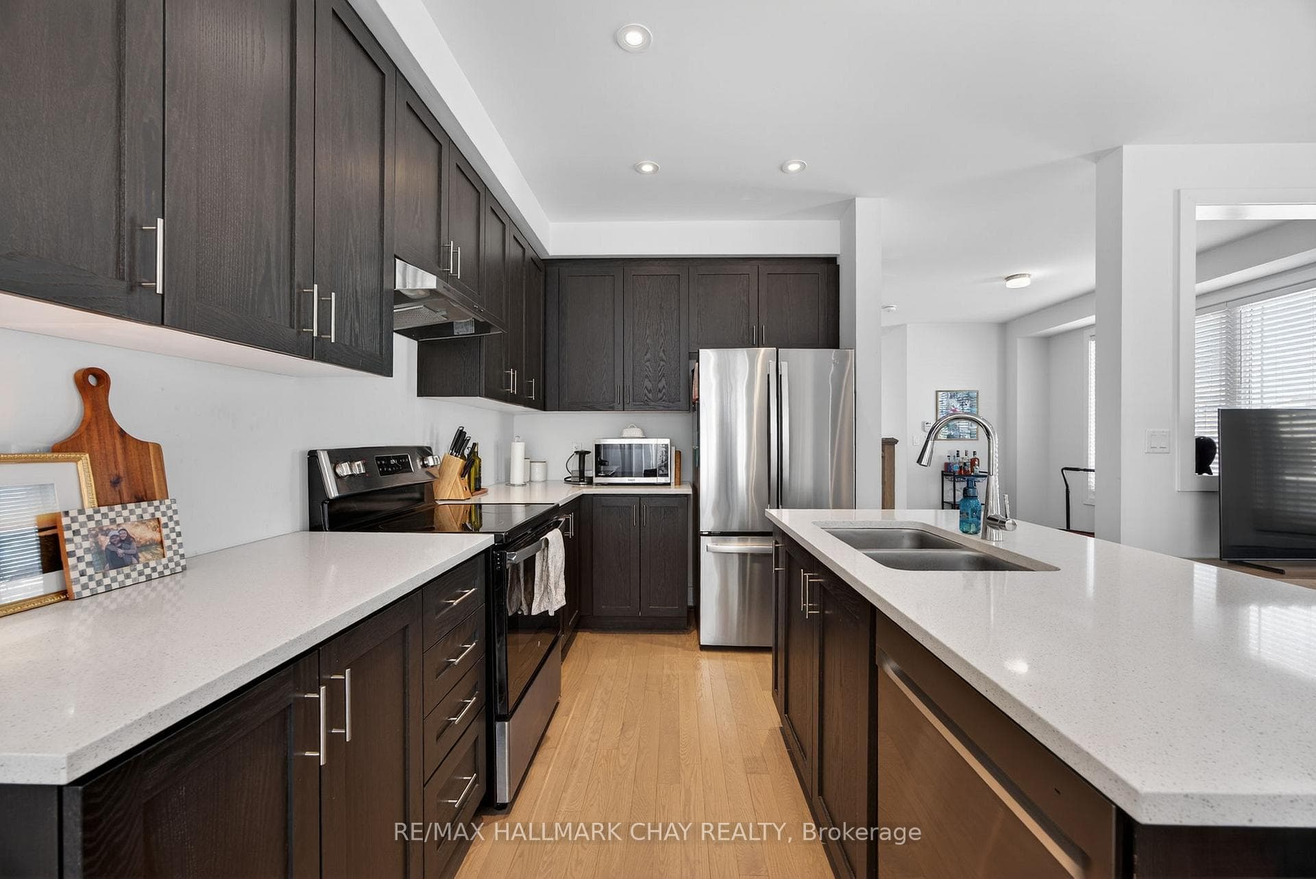 1 Milady Crescent photo 8
