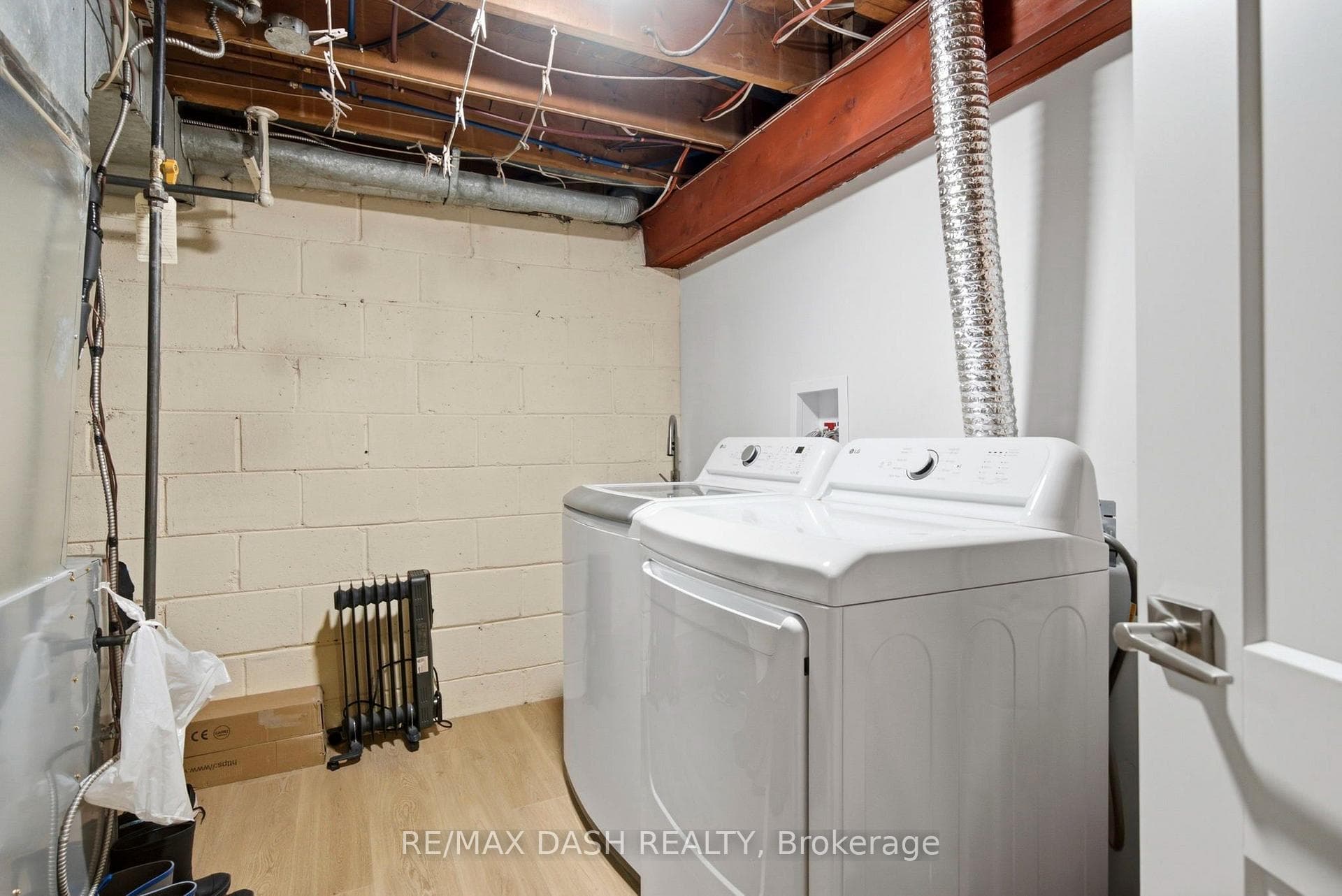 111 Gorman Park Road photo 32