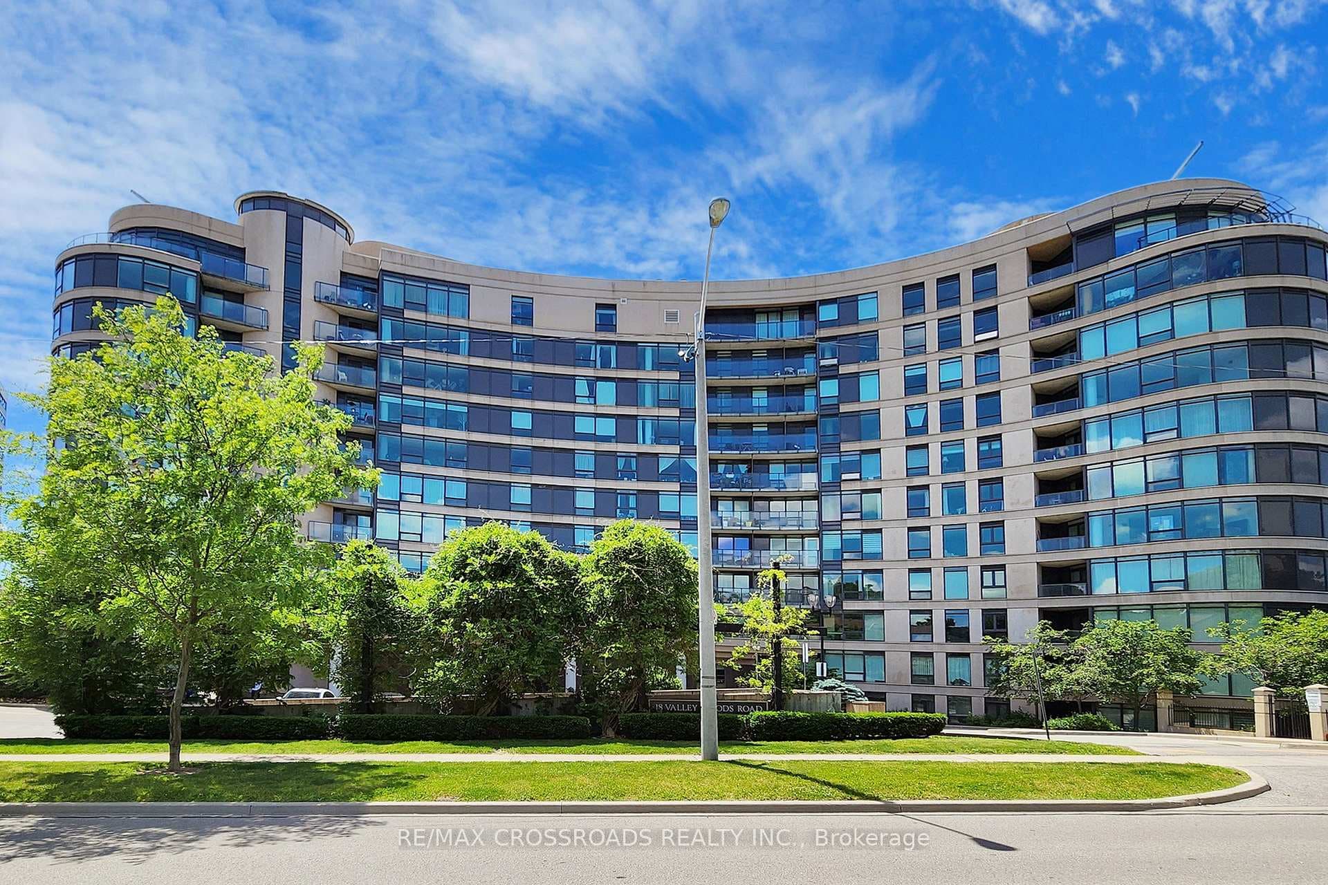 18 Valley Woods Road Unit Ph111 photo 1