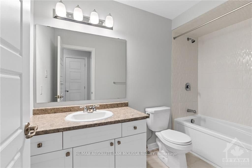 819 REGULUS Ridge photo 23